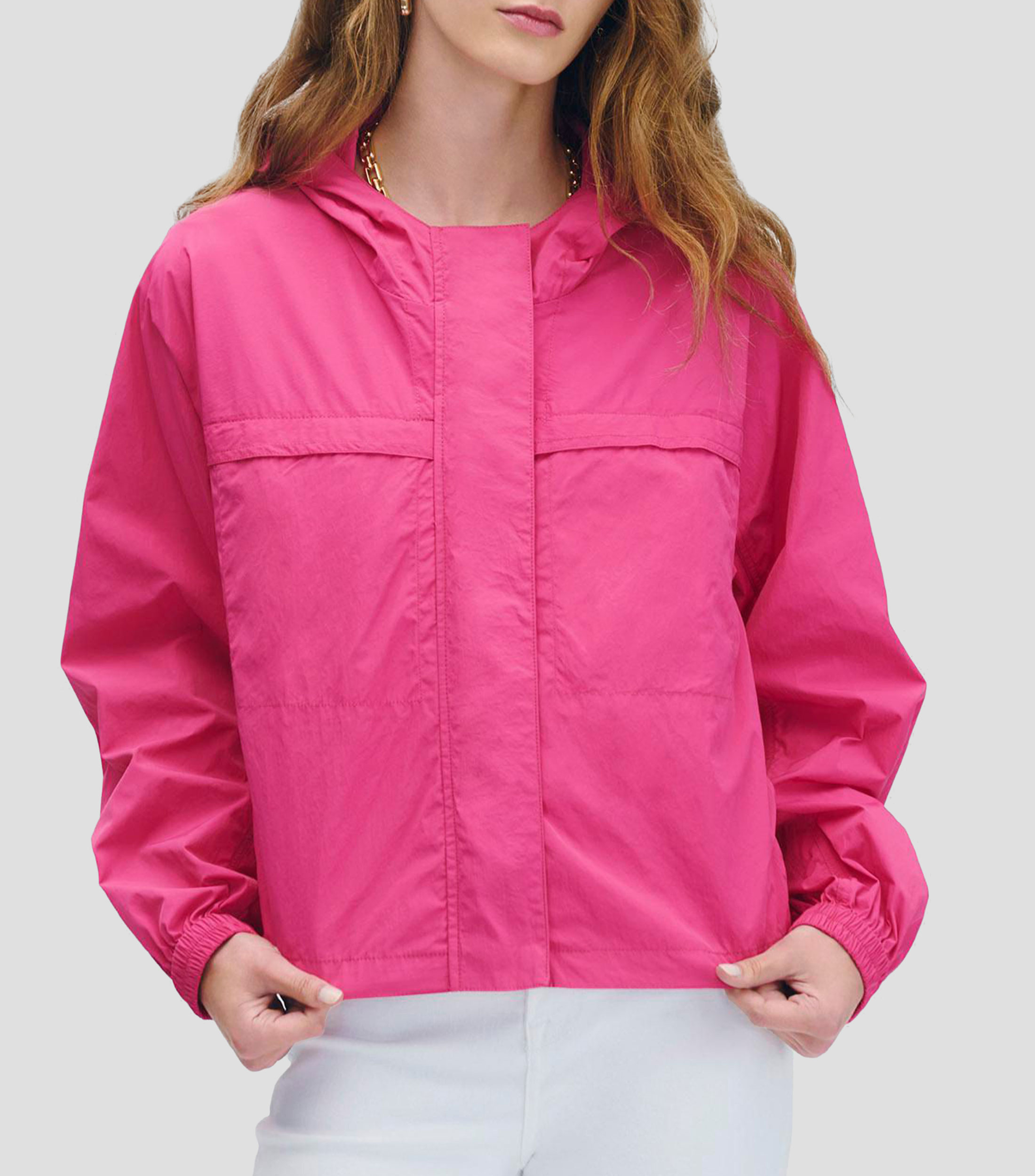 Chamarra parka corta magenta cuello alto con capucha Mujer