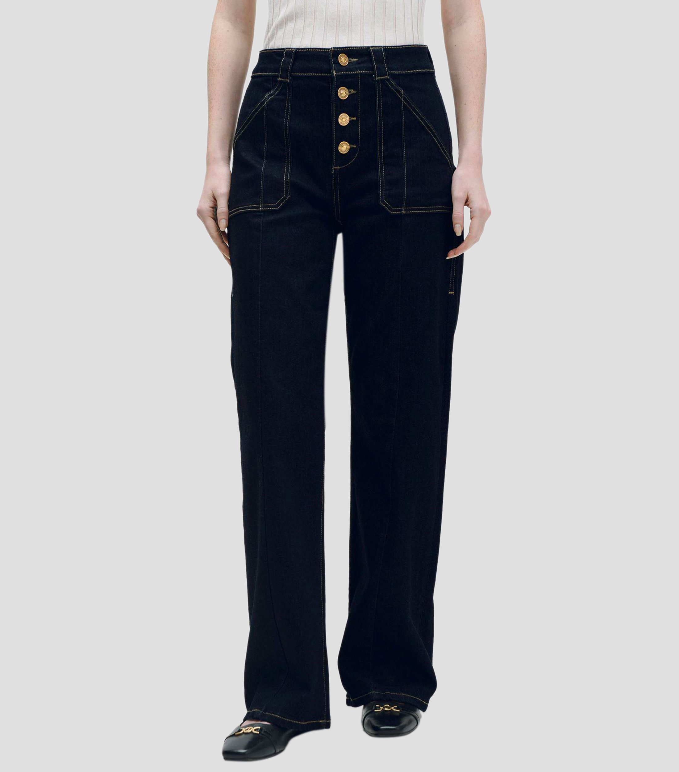 Jeans Recto Fluido Tiro Alto Con Botones y Pespuntes Mujer