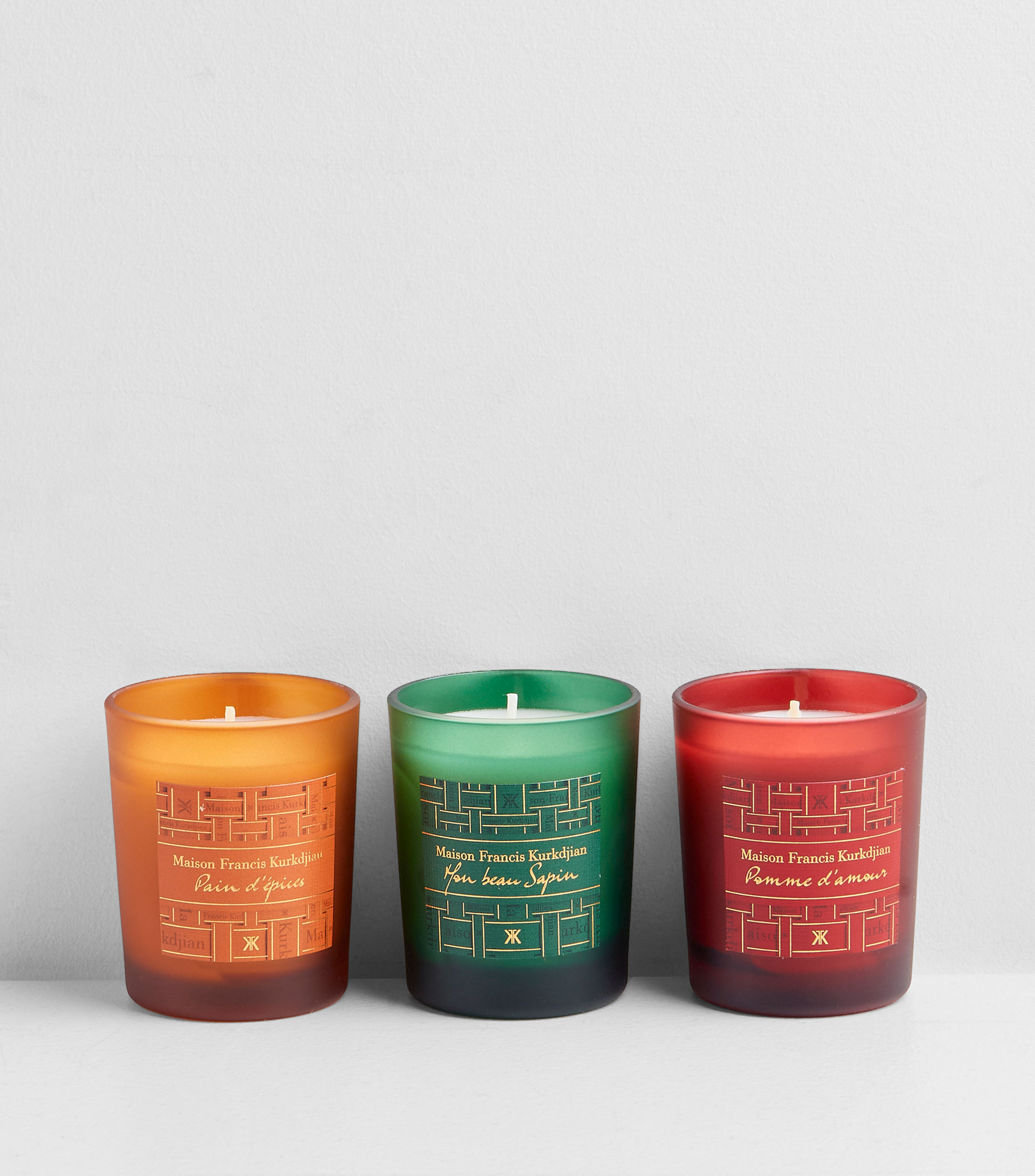 Set 3 velas aromáticas Mon beau Sapin, Pomme d’amour & Pain d’épices
