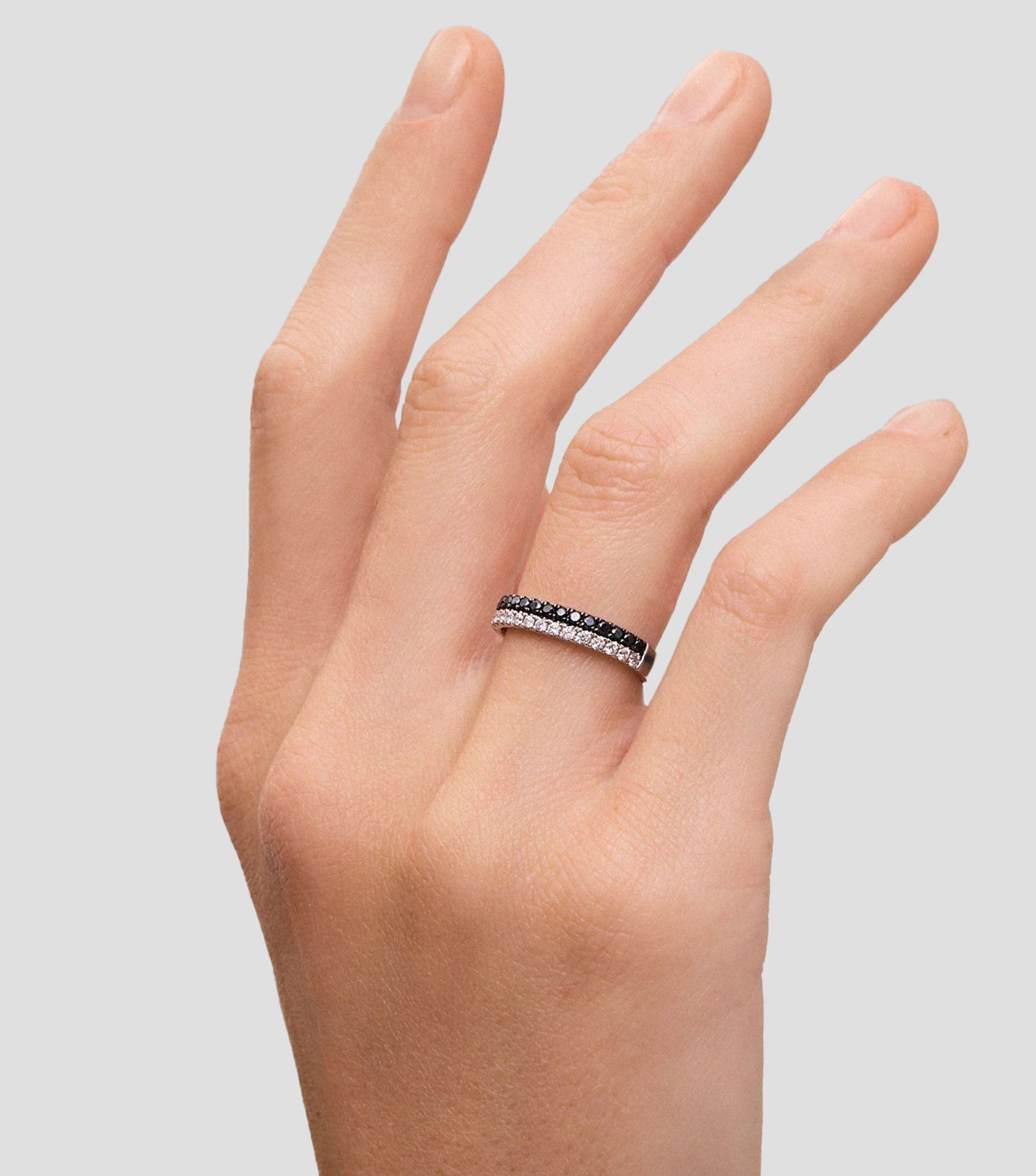 Anillo en oro blanco de 18 Kts con diamantes Mujer