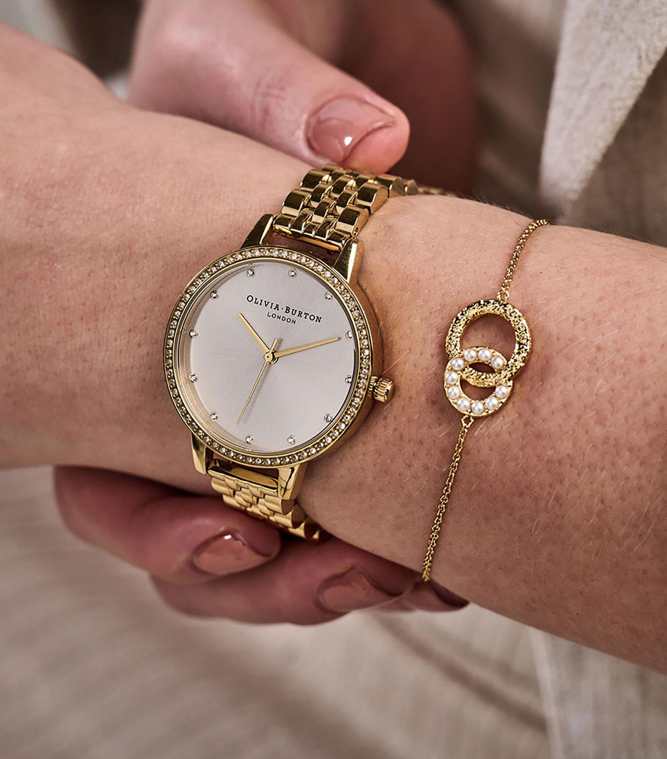 Pulsera con dije de aros entrelazados Classics Mujer