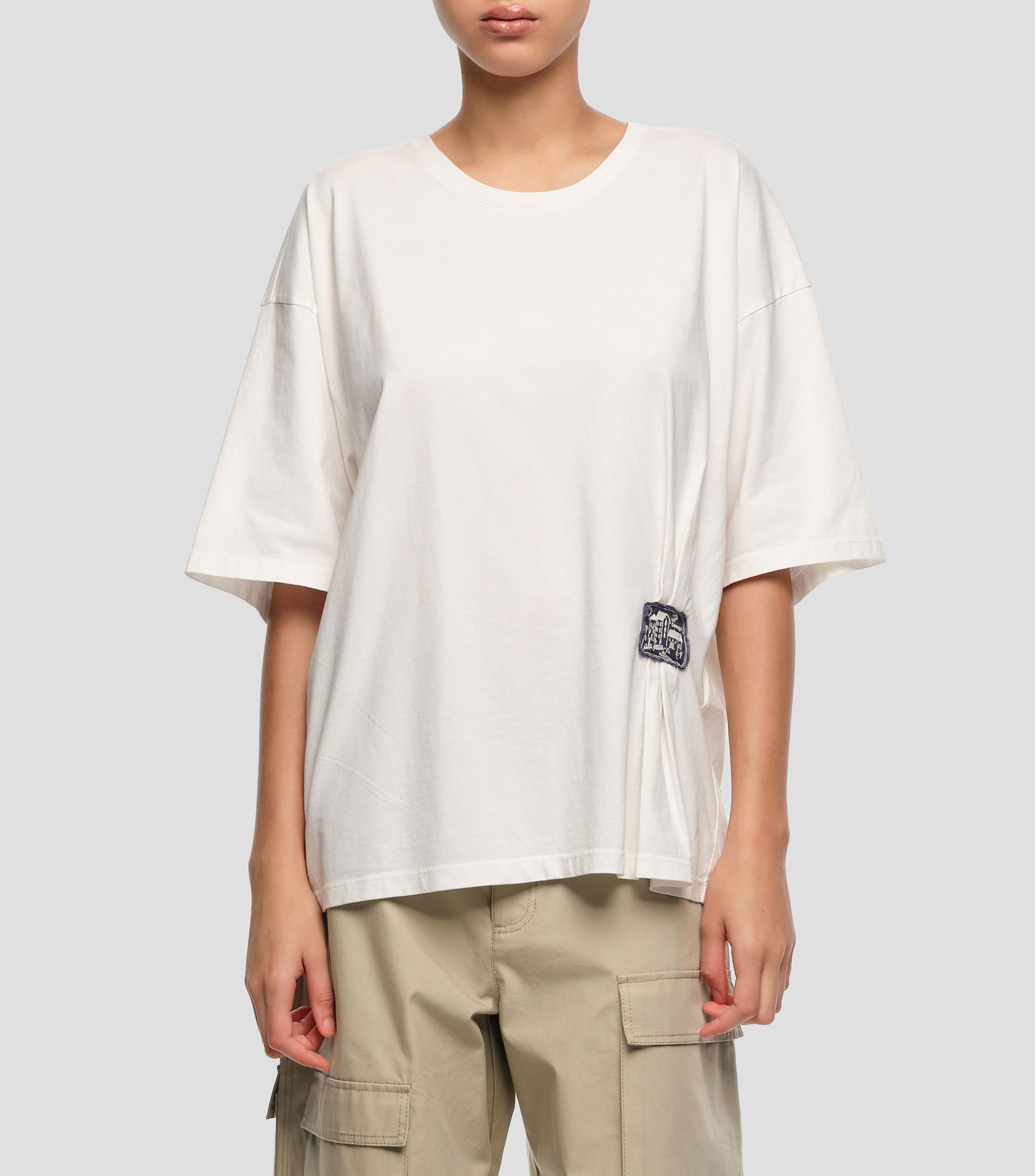 Playera fruncida etiqueta personalizada blanco Mujer