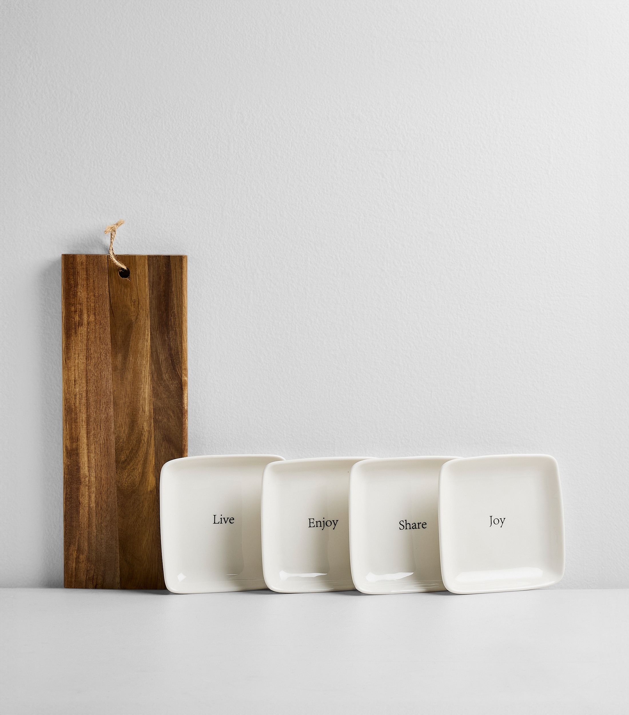 Set de Tabla y Platos Lucca Blanco