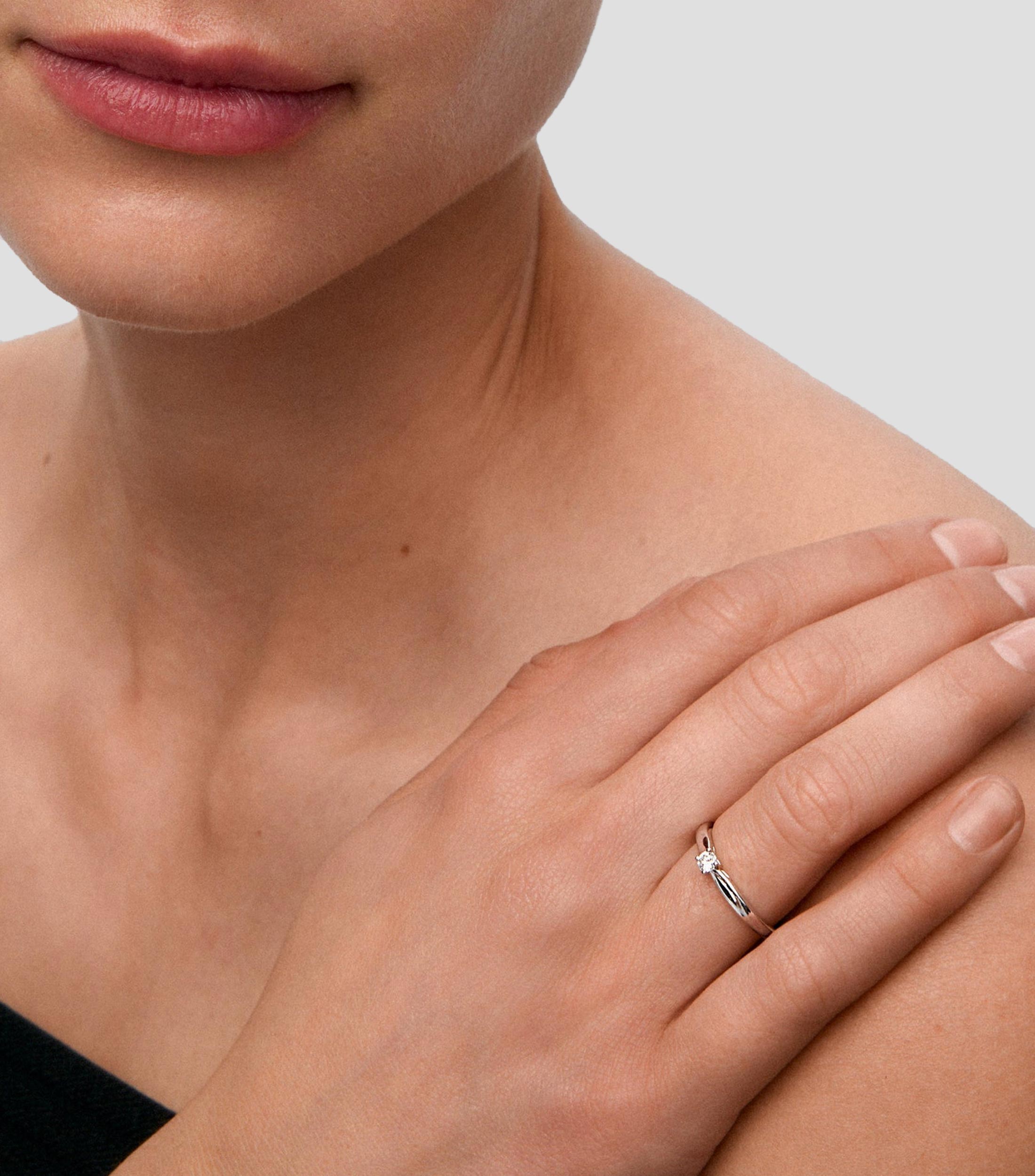 Anillo solitario en oro blanco 18 Kts con diamante Mujer Talla 15