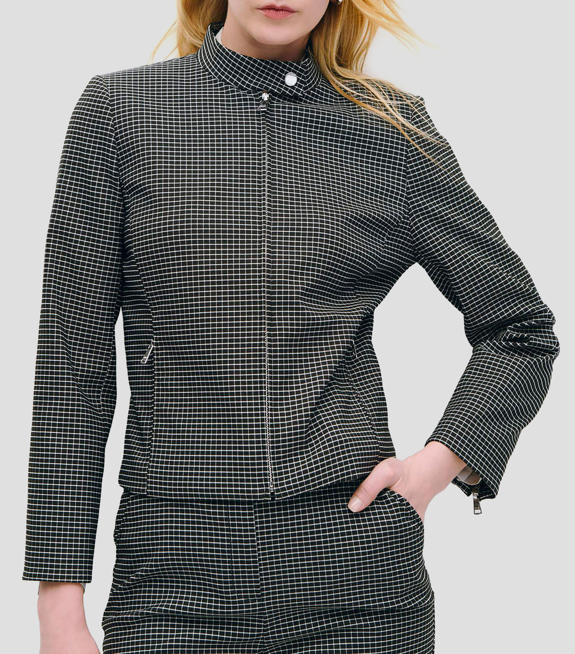 Chaqueta stretch a cuadros cuello alto cierres metálicos Mujer