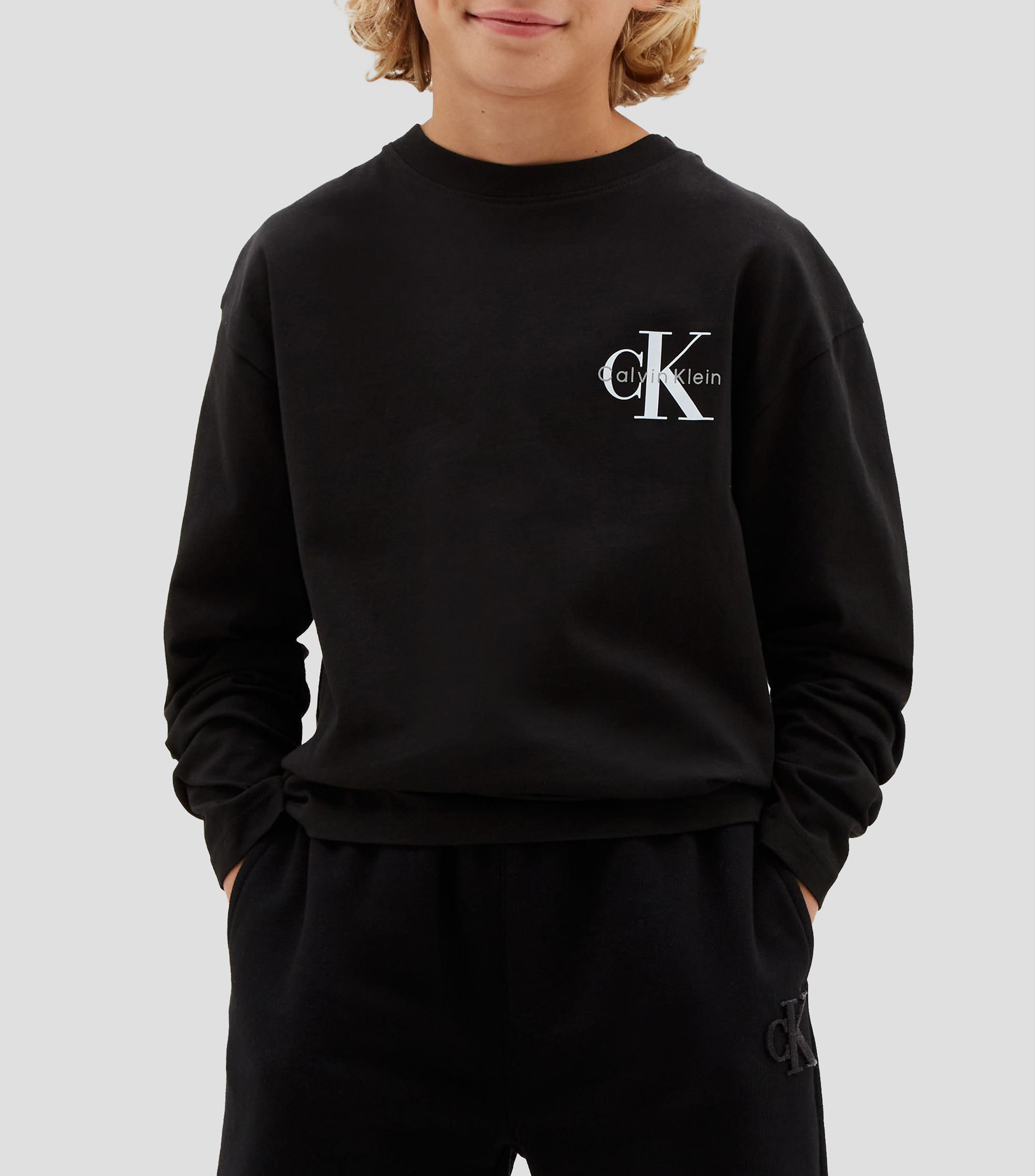 Playera cuello redondo manga larga lisa Niño