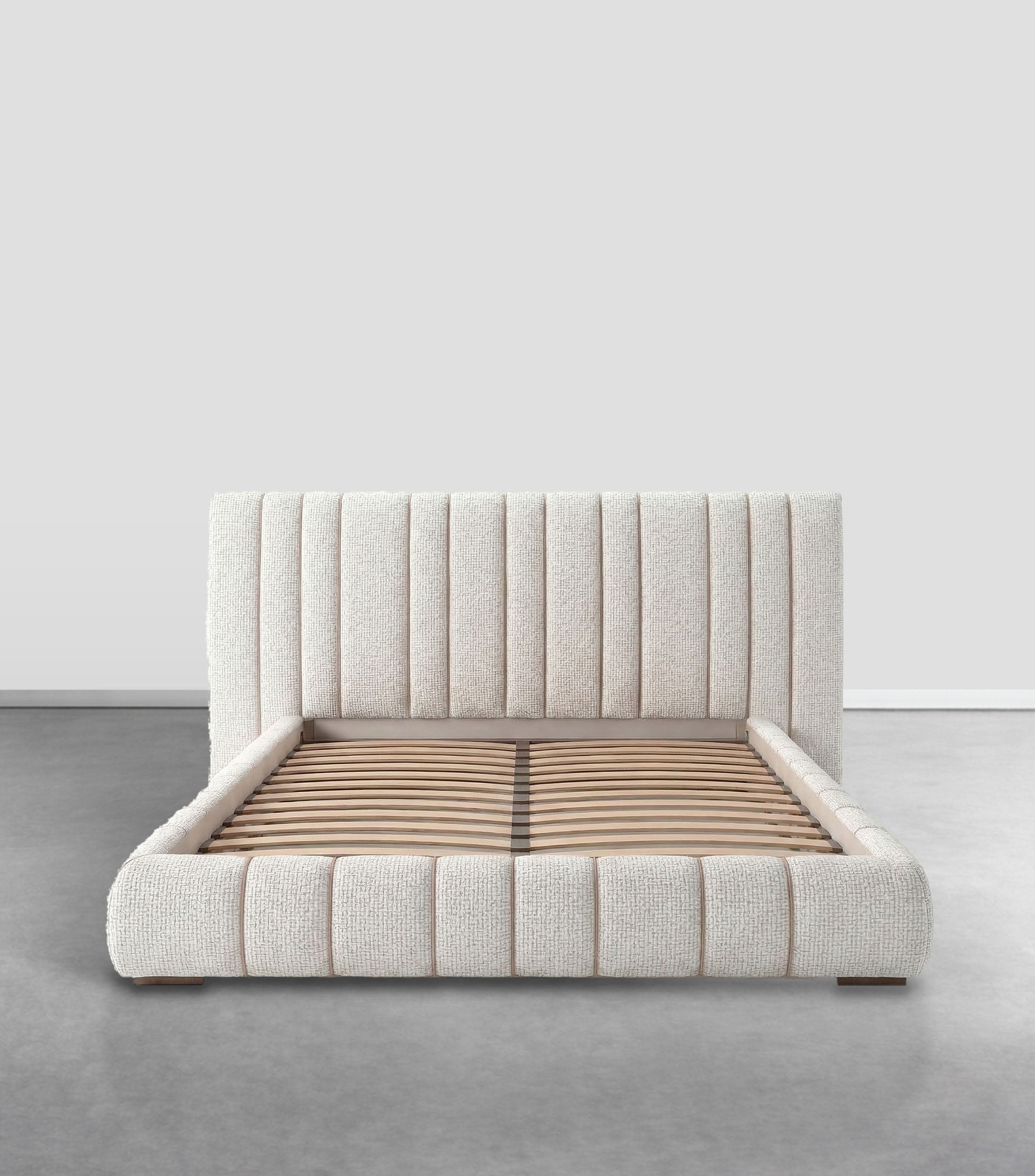 Cama queen size Alan en tela beige