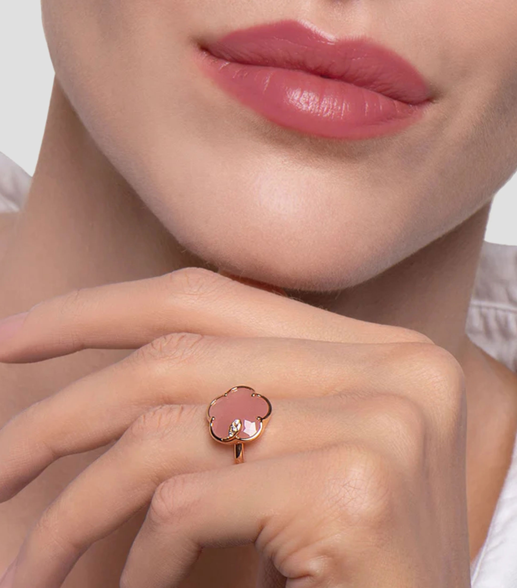 Anillo con Piedra e Incrustaciones Mujer