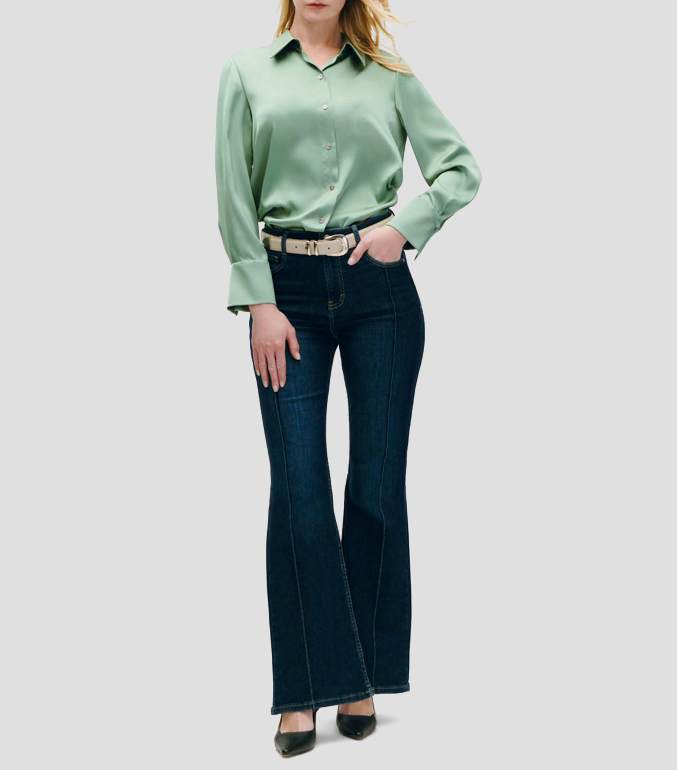 Blusa camisera satín musgo puño francés Mujer