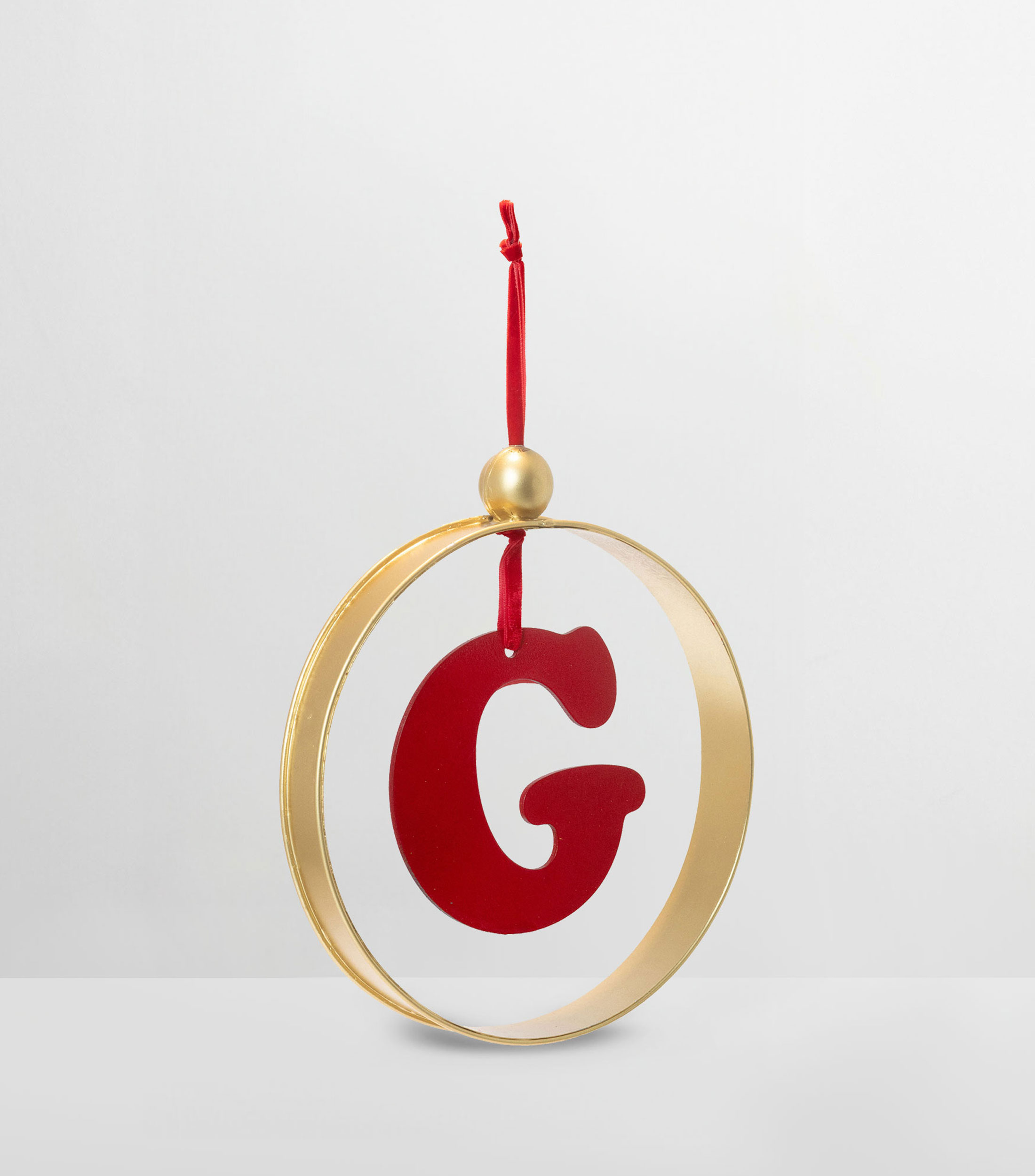 Ornamento Navideno Aro Letra G en metal y madera