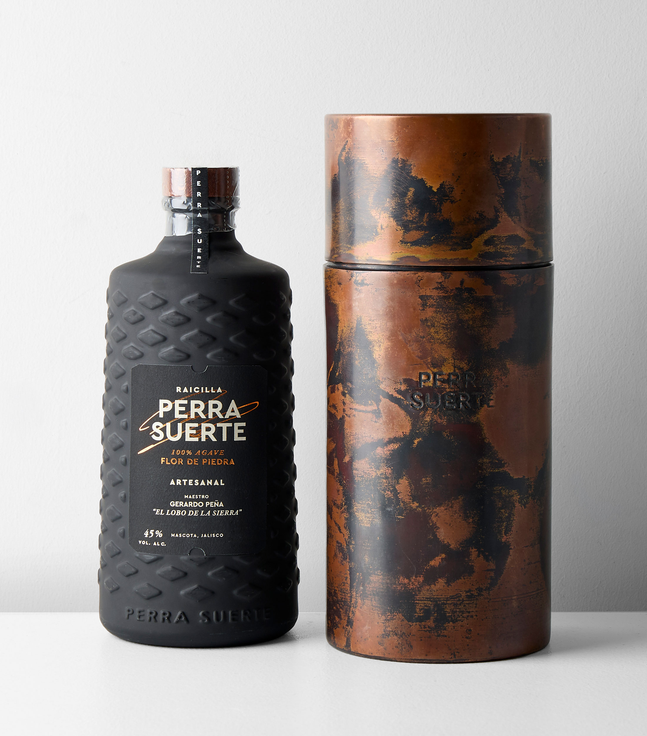Raicilla Perra Suerte Flor de Piedra, 700 ml