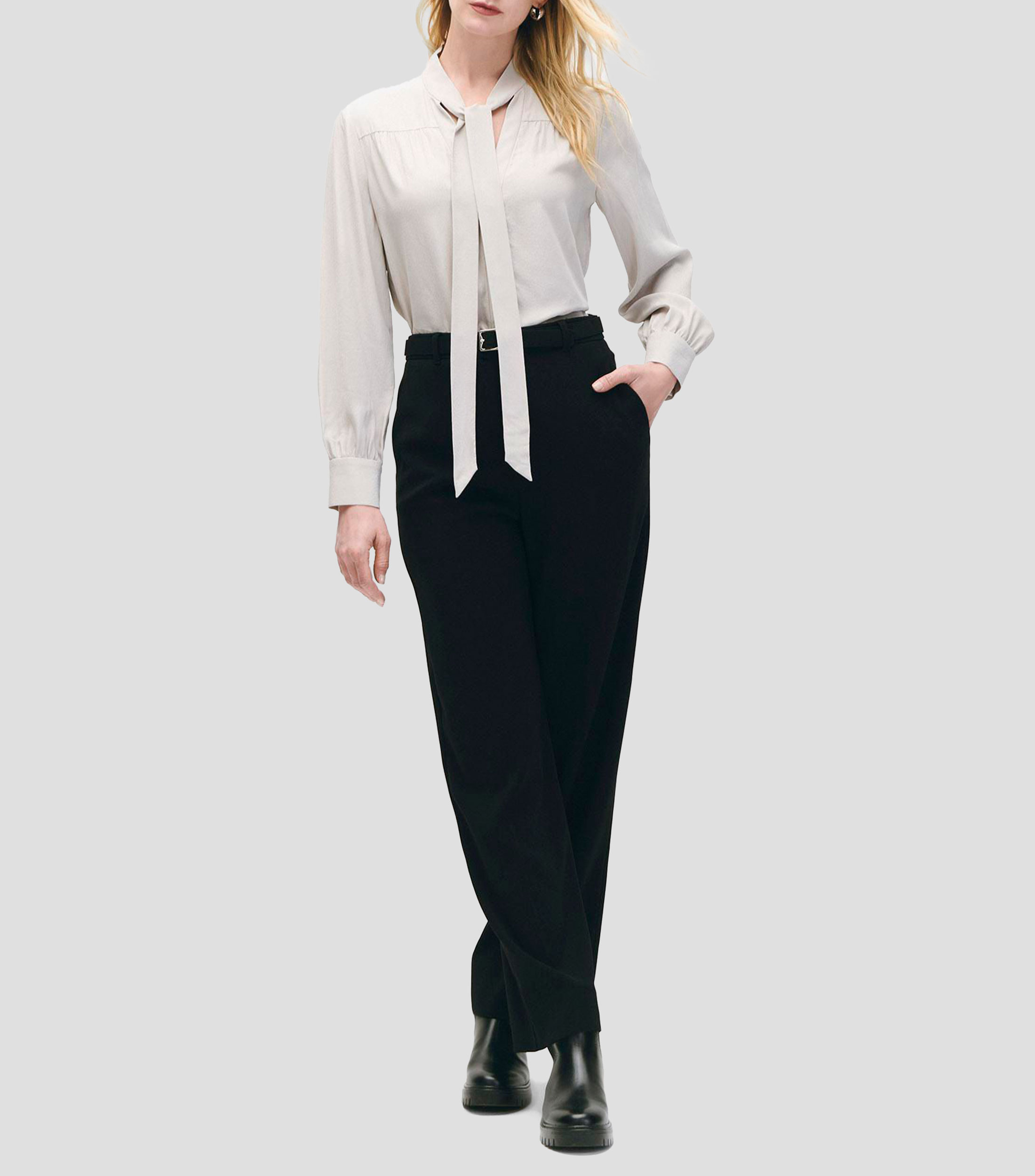 Blusa jacquard canesú con frunces y corbatín Mujer
