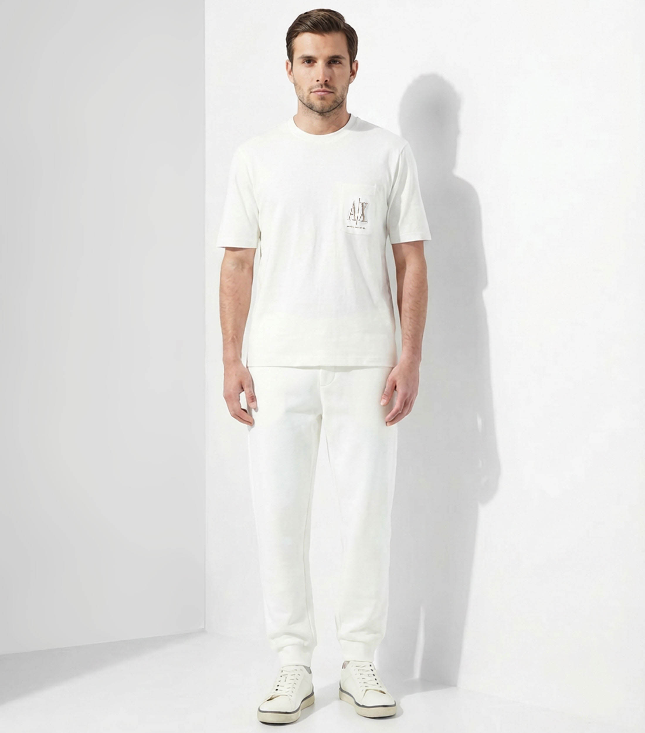 Playera cuello redondo manga corta con bolsillo Hombre