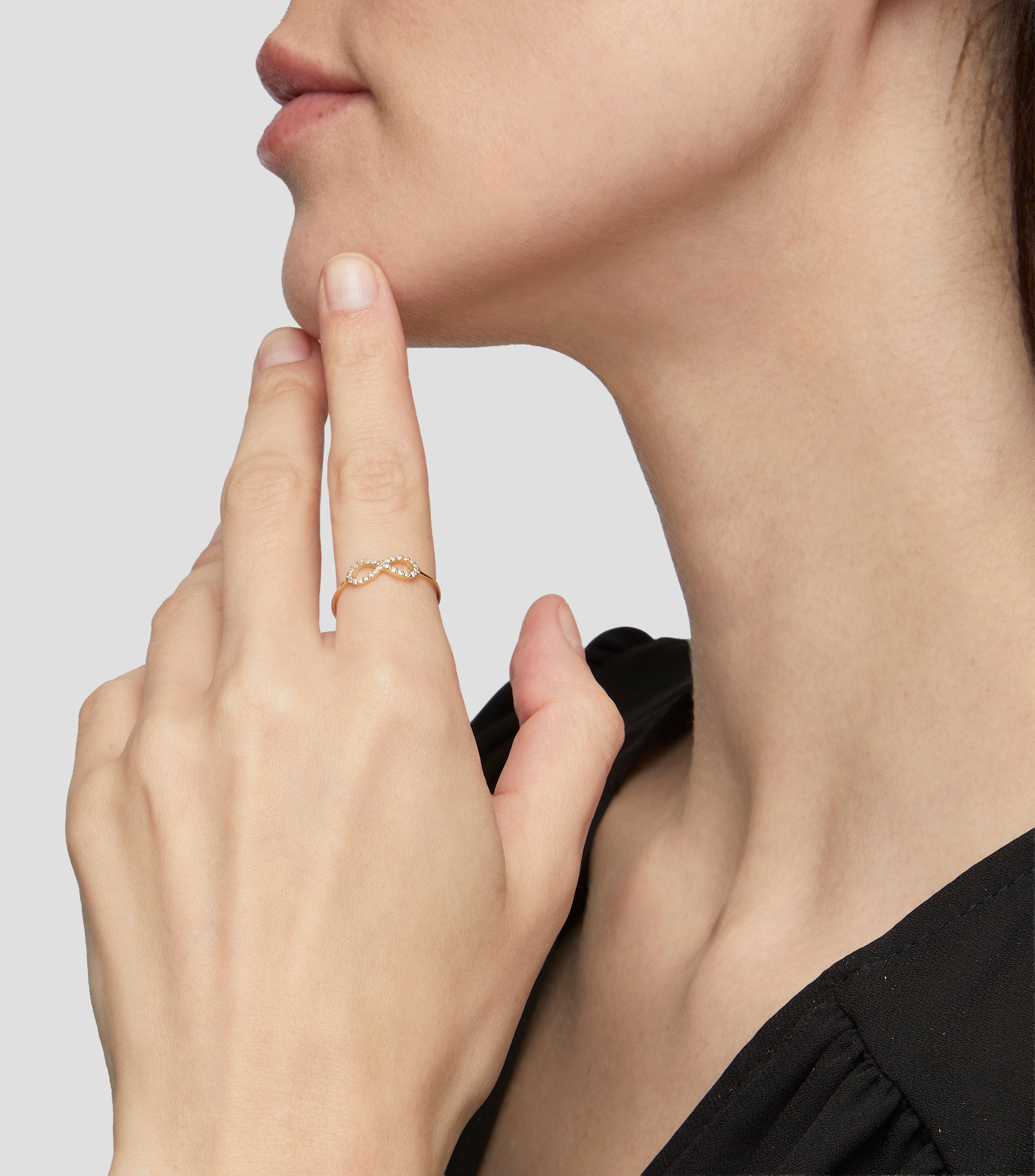 Anillo Infinito en oro de 14 kilates Mujer
