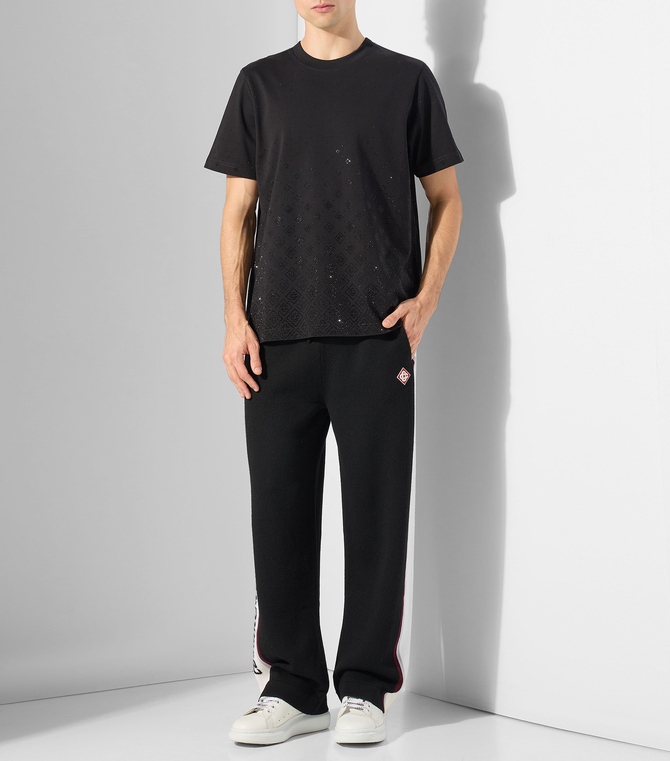 Playera de cuello redondo con manga corta y pedrería Hombre