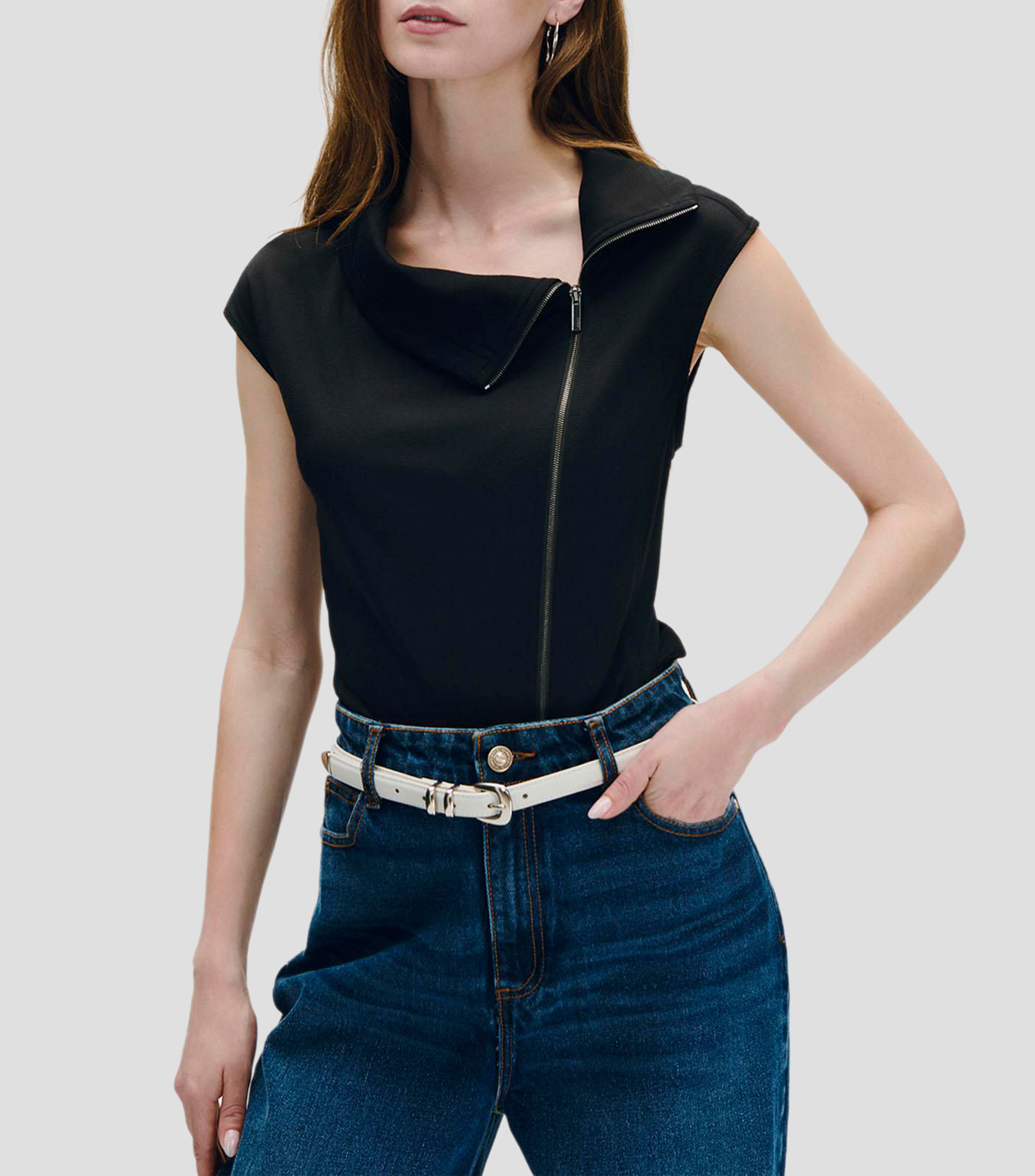 Blusa Negra De Punto Cuello Alto Cierre Asimétrico Mujer