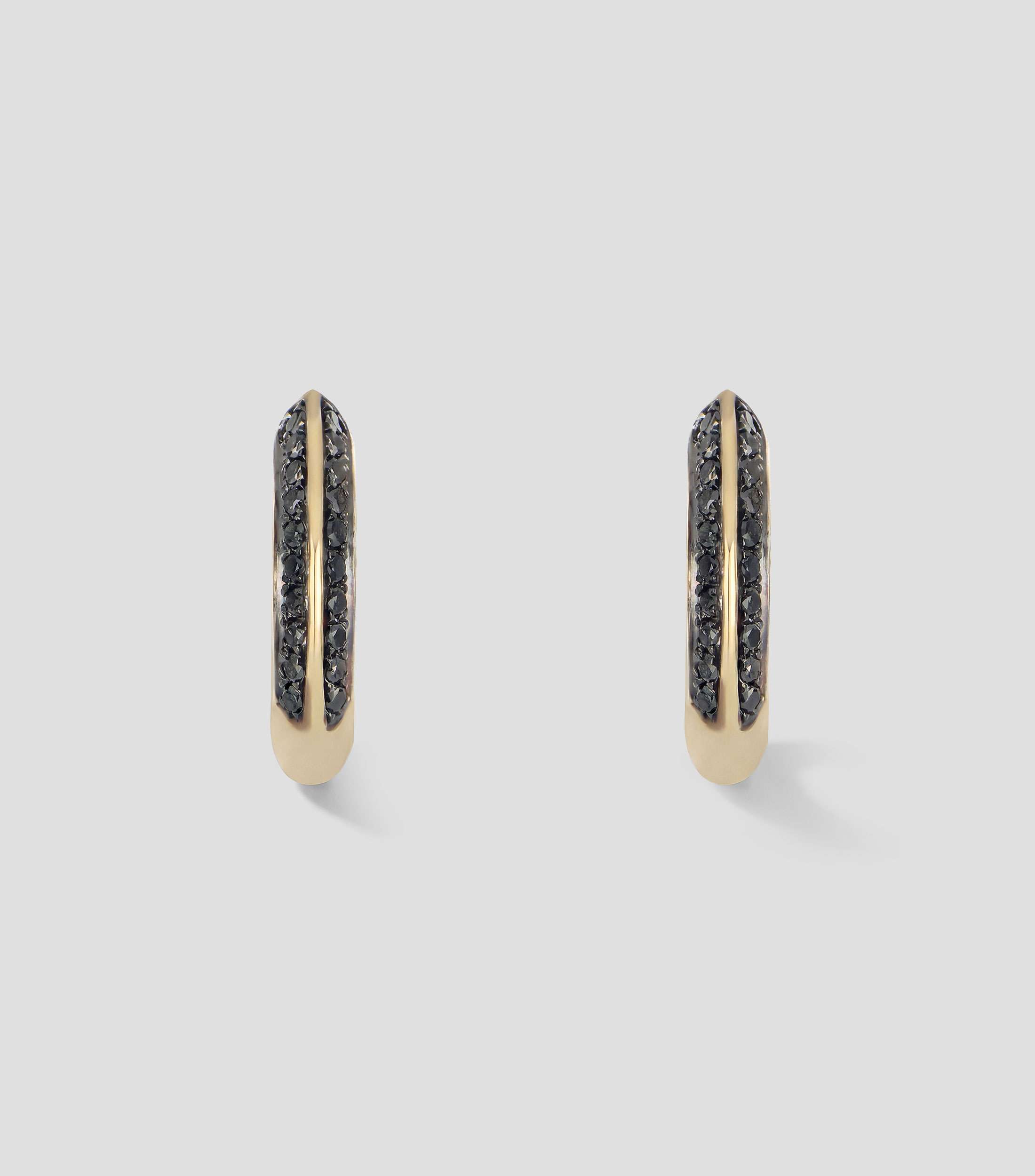 Aretes en oro amarillo de 18 kilates con diamantes negros Mujer