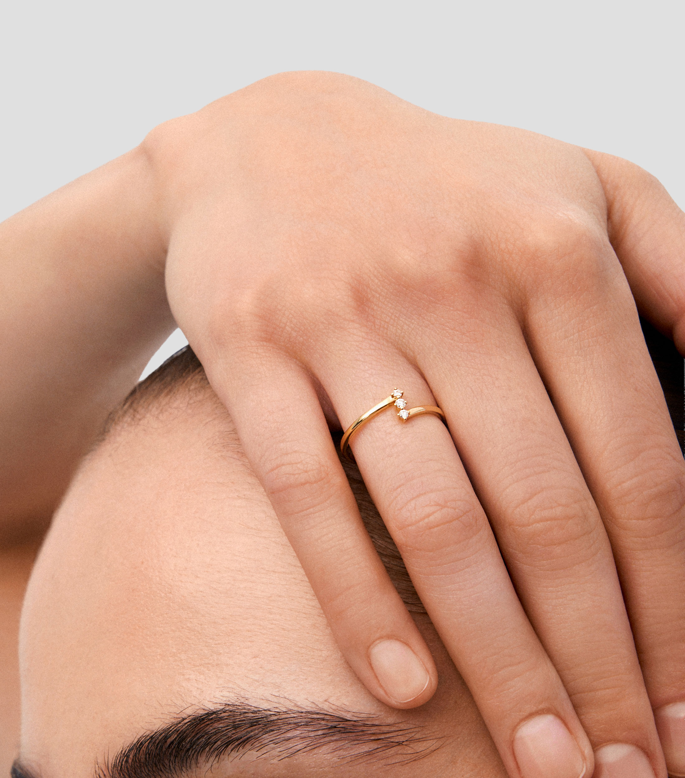 Anillo en Oro amarillo de 18 Kilates con diamantes Mujer