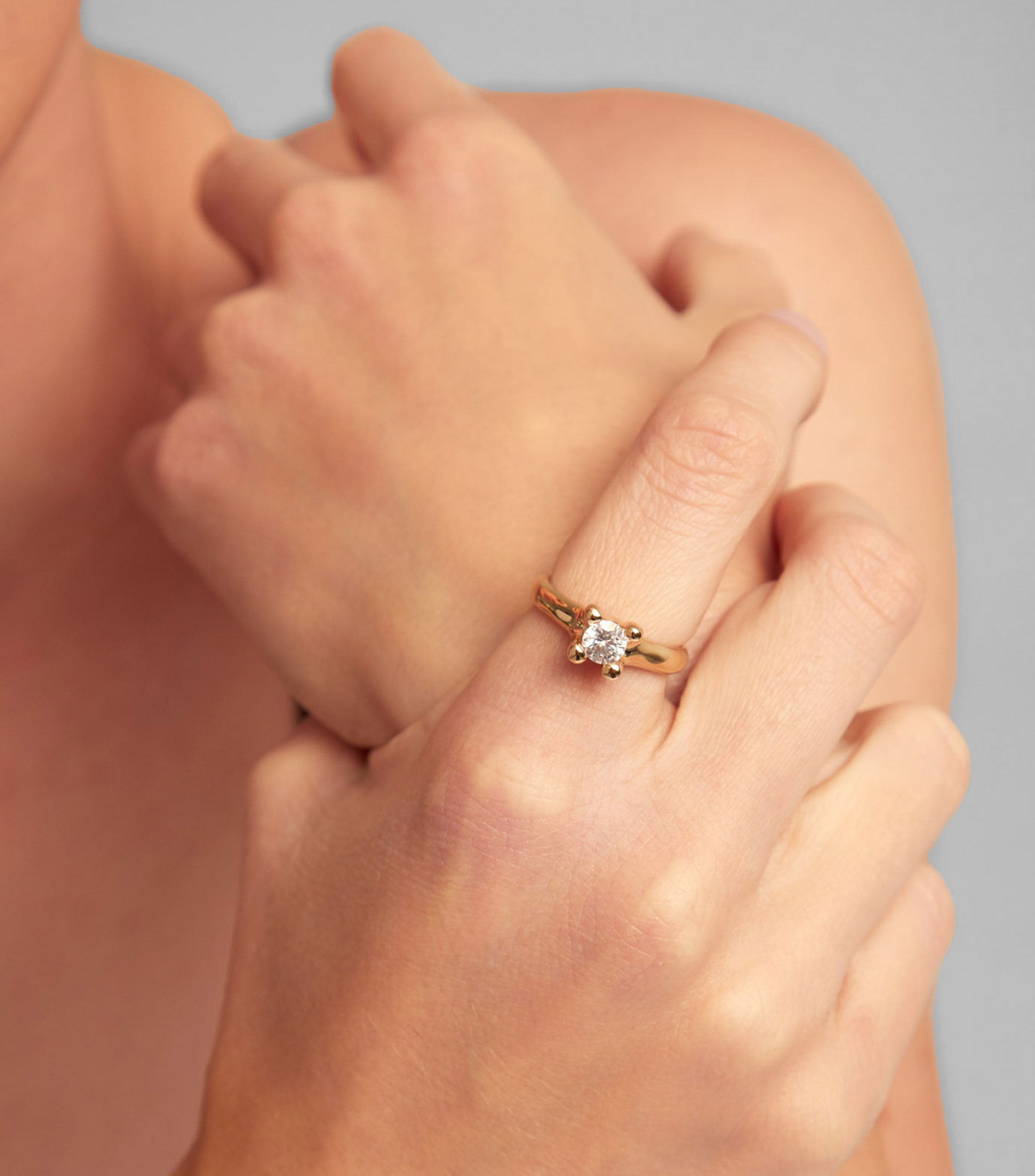 Anillo Cosmos con circonita Mujer