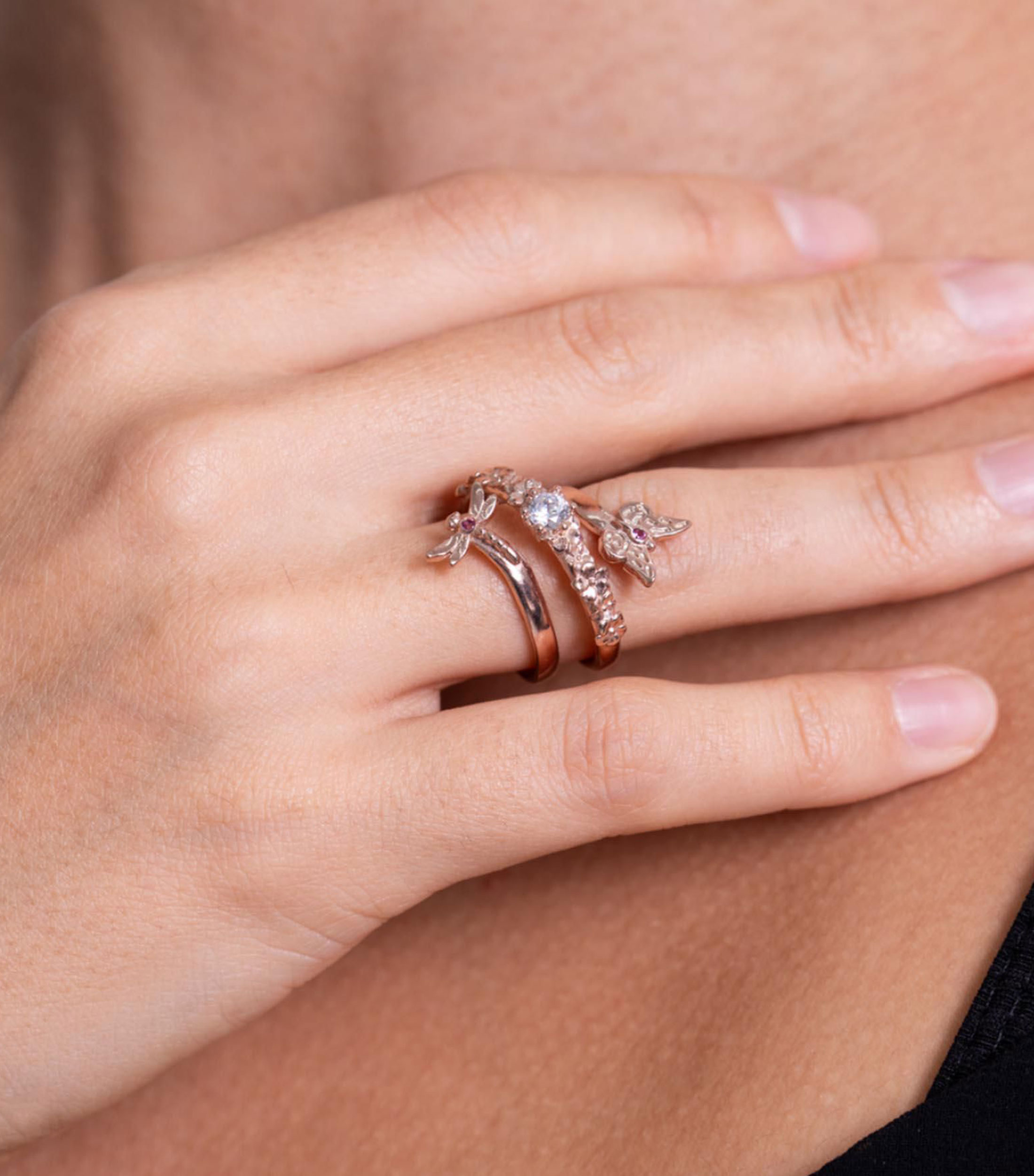 Anillo en plata .925 en forma de espiral con incrustaciones Mujer