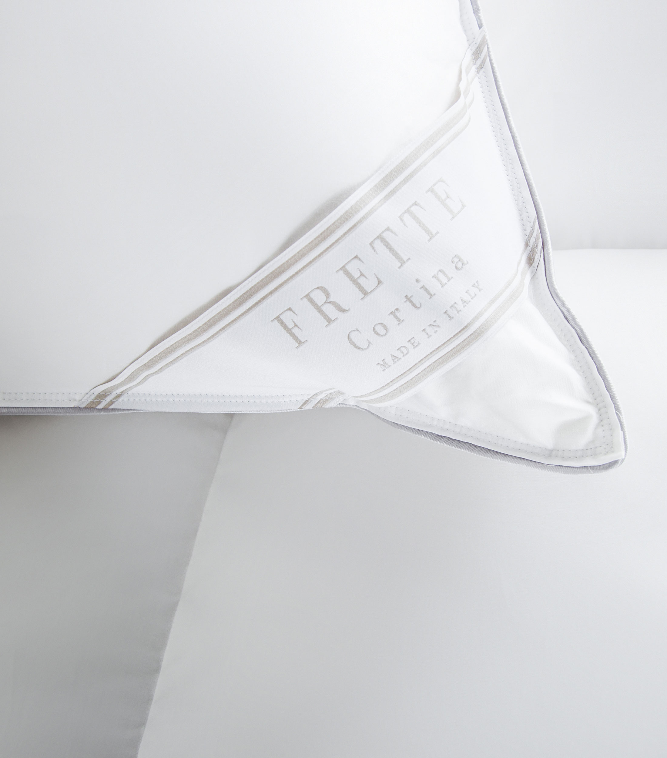 Almohada Soft Cortina King Size Pillow Plumon de Ganso Suave Blanca