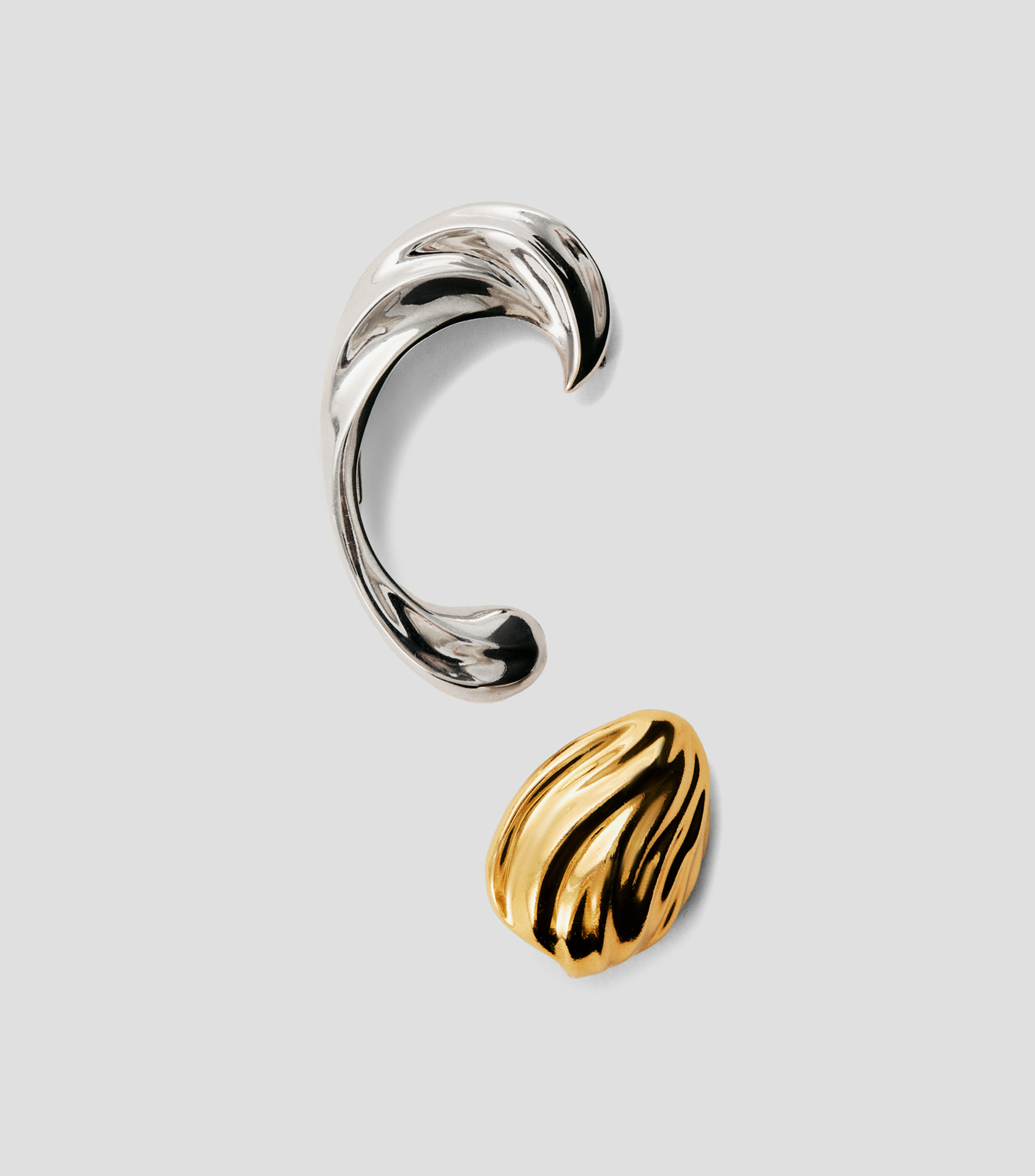 Pendiente earcuff en plata .925 con textura Mujer