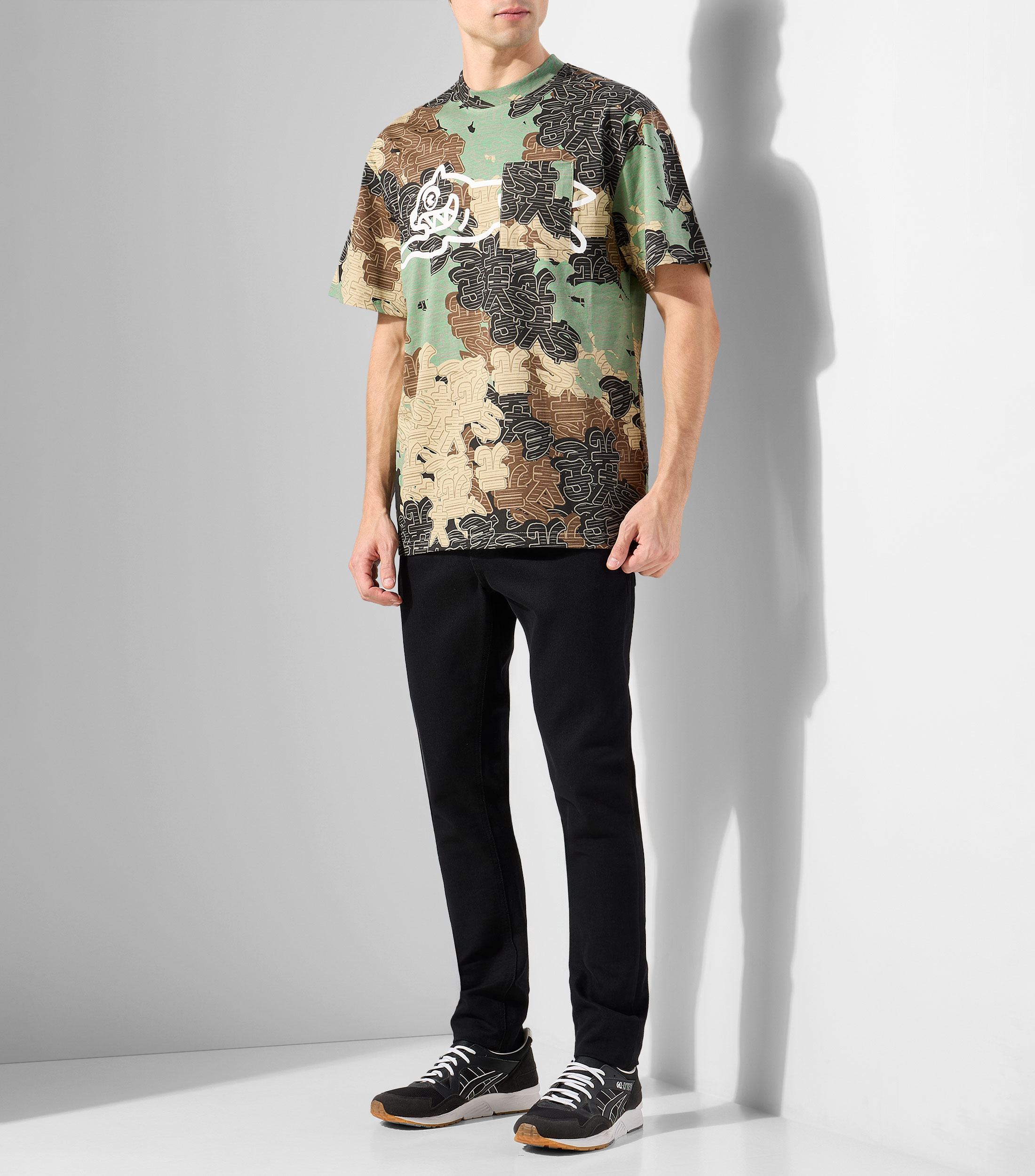 Playera de cuello redondo con manga corta estampada Hombre