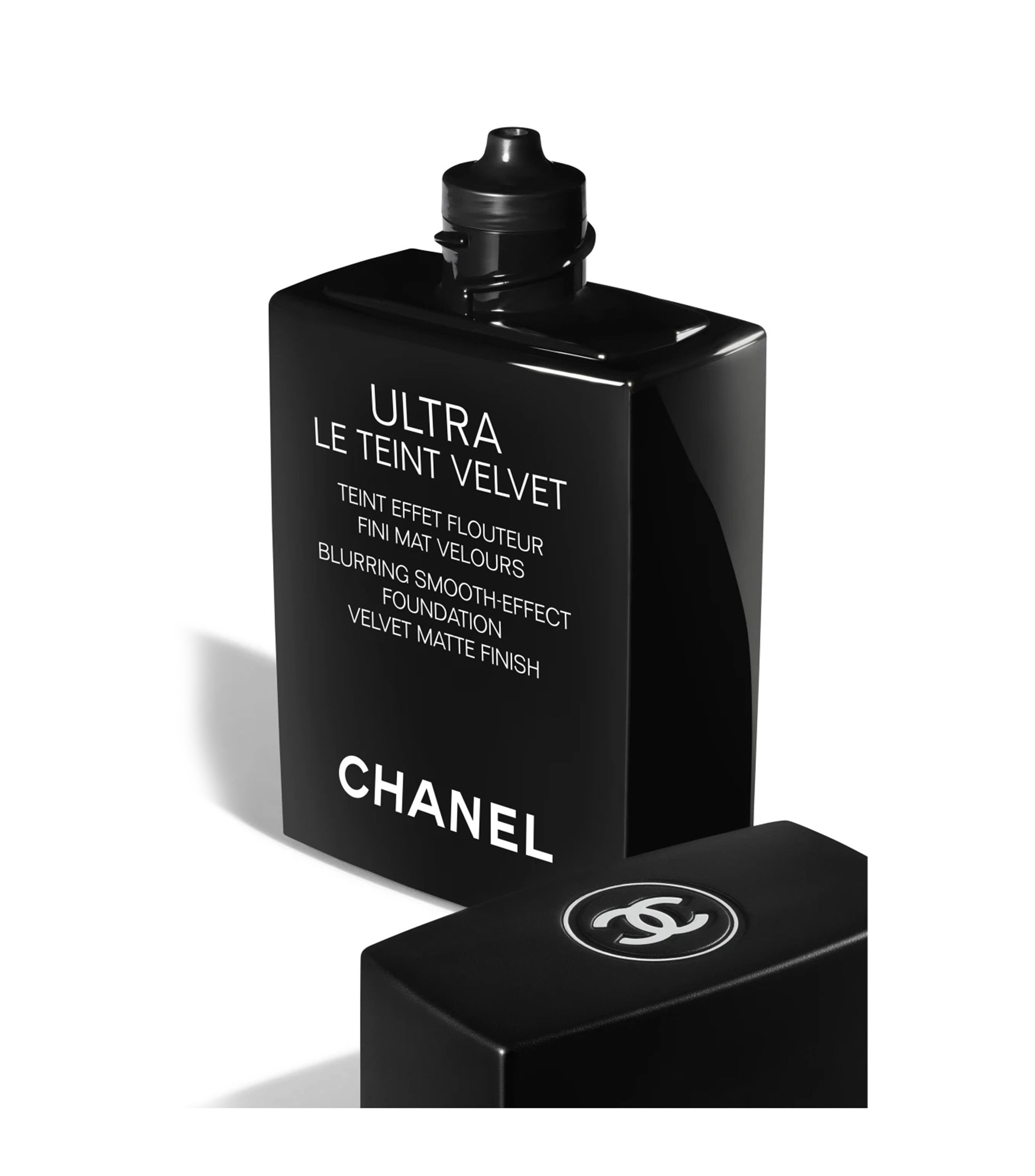 BASE DE MAQUILLAJE EFECTO UNIFICADOR. ACABADO MATE ATERCIOPELADO, 30ML