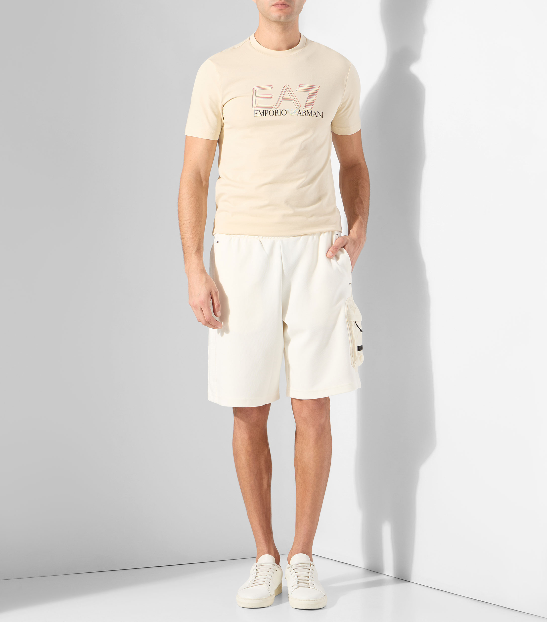 Playera cuello redondo manga corta estampada Hombre
