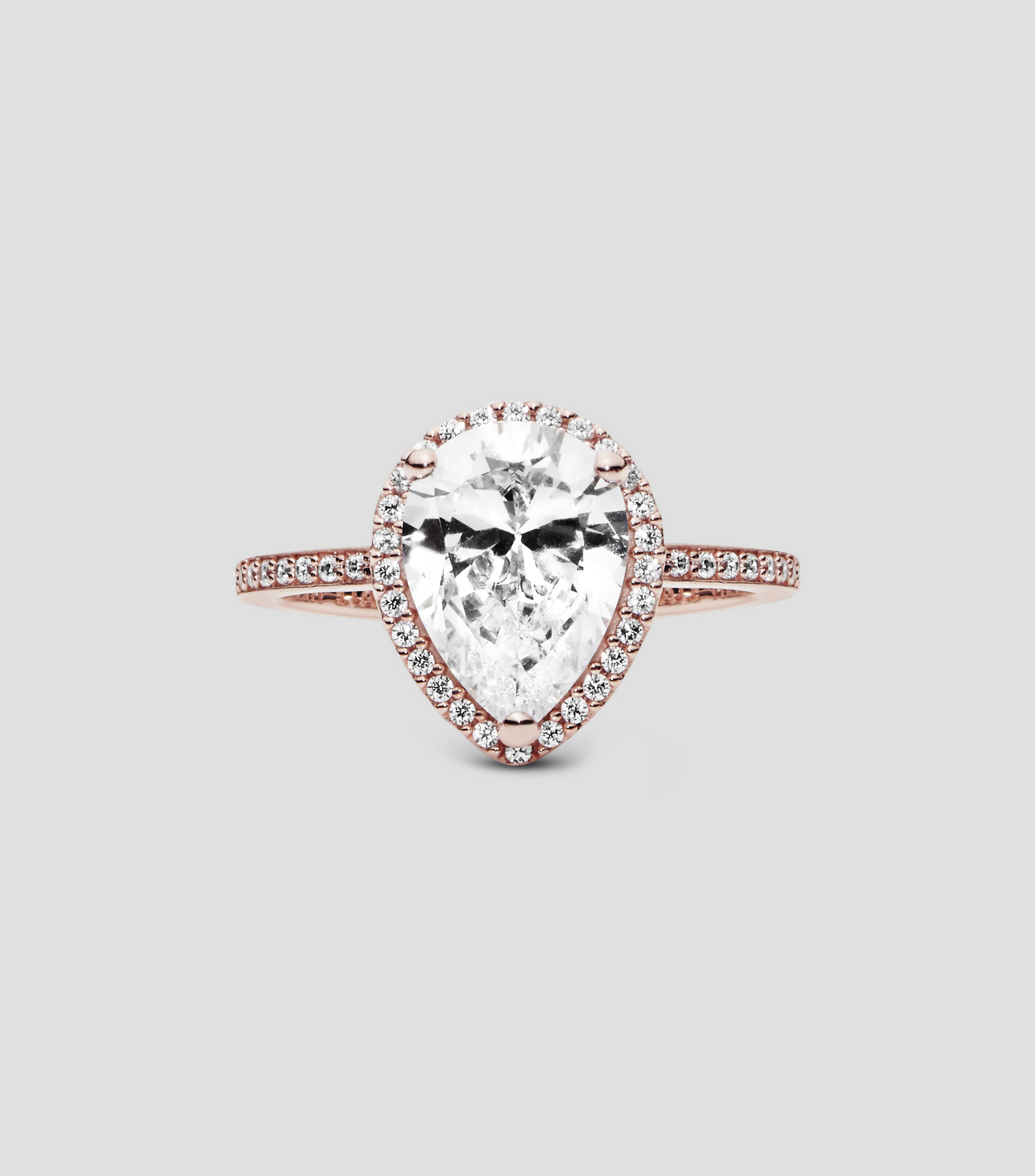 Anillo con zirconias cúbicas Mujer Talla: 50