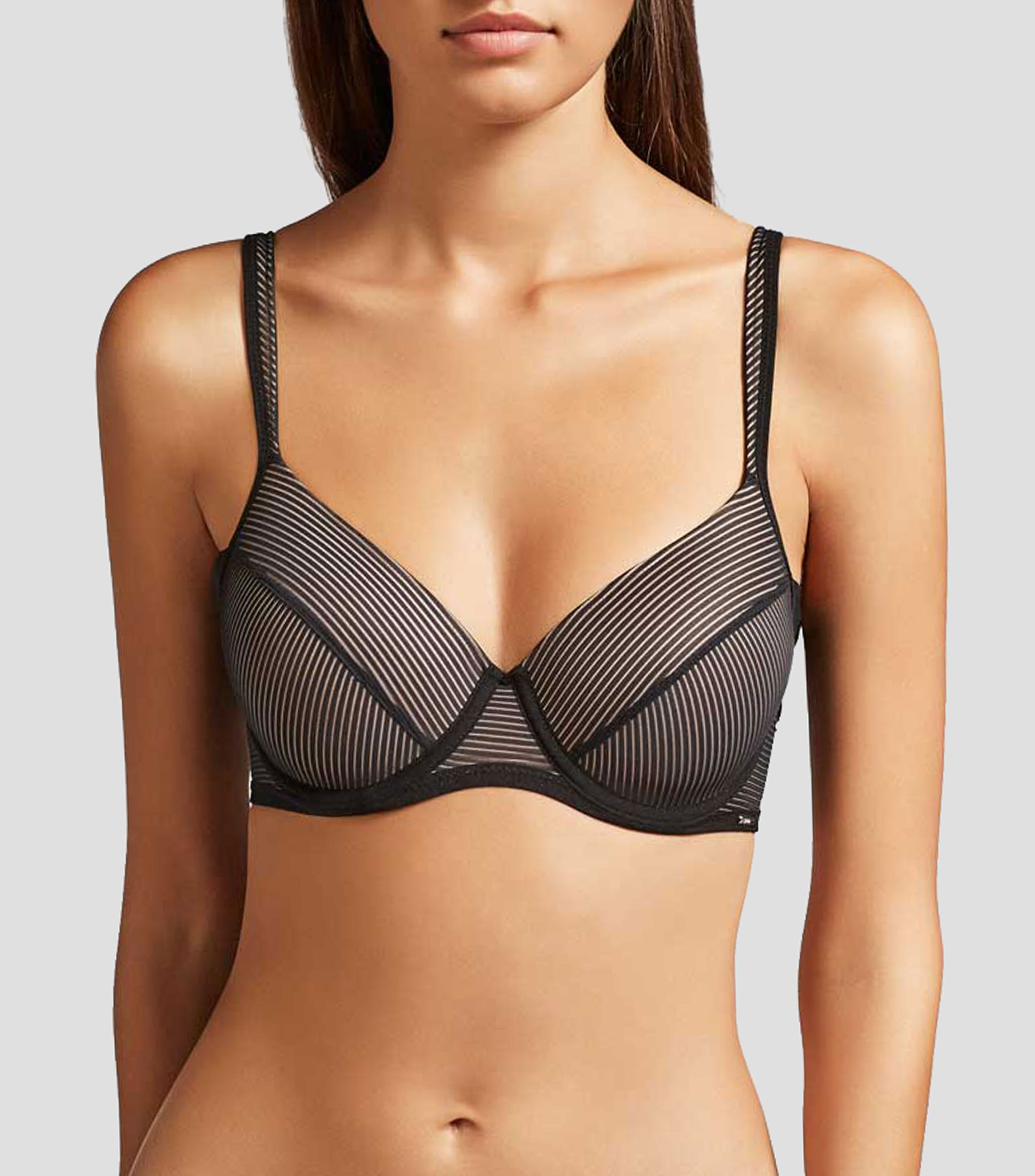 Brasier de encaje con varilla
