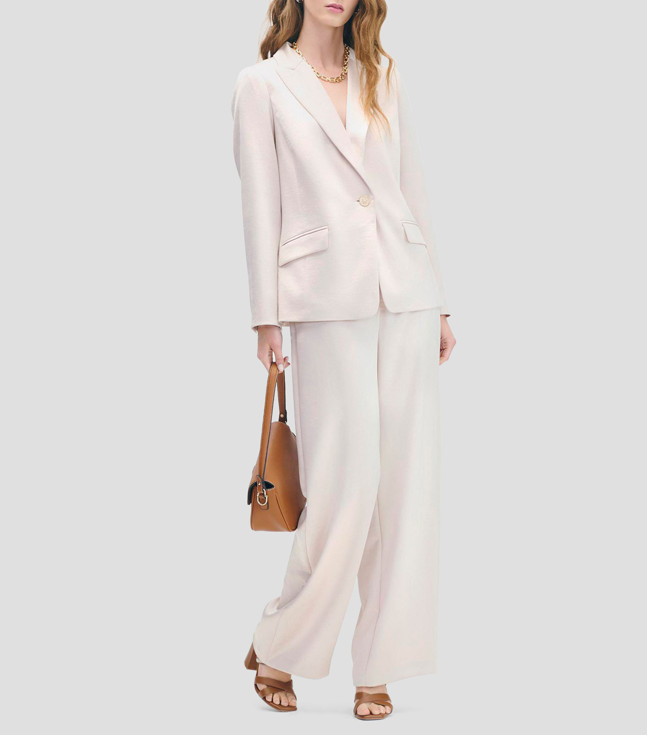 Blazer de satín corrugado champagne cruce con solapa de pico Mujer