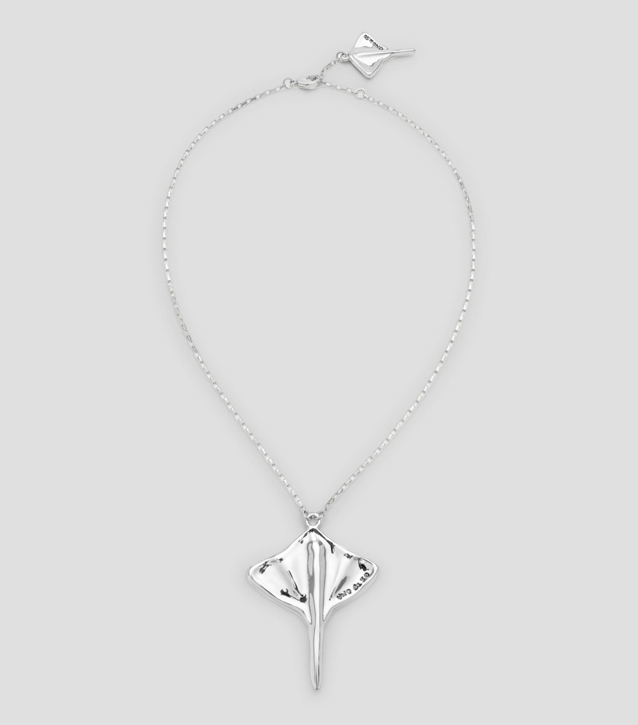 Collar con Dije de Mantarraya Mujer