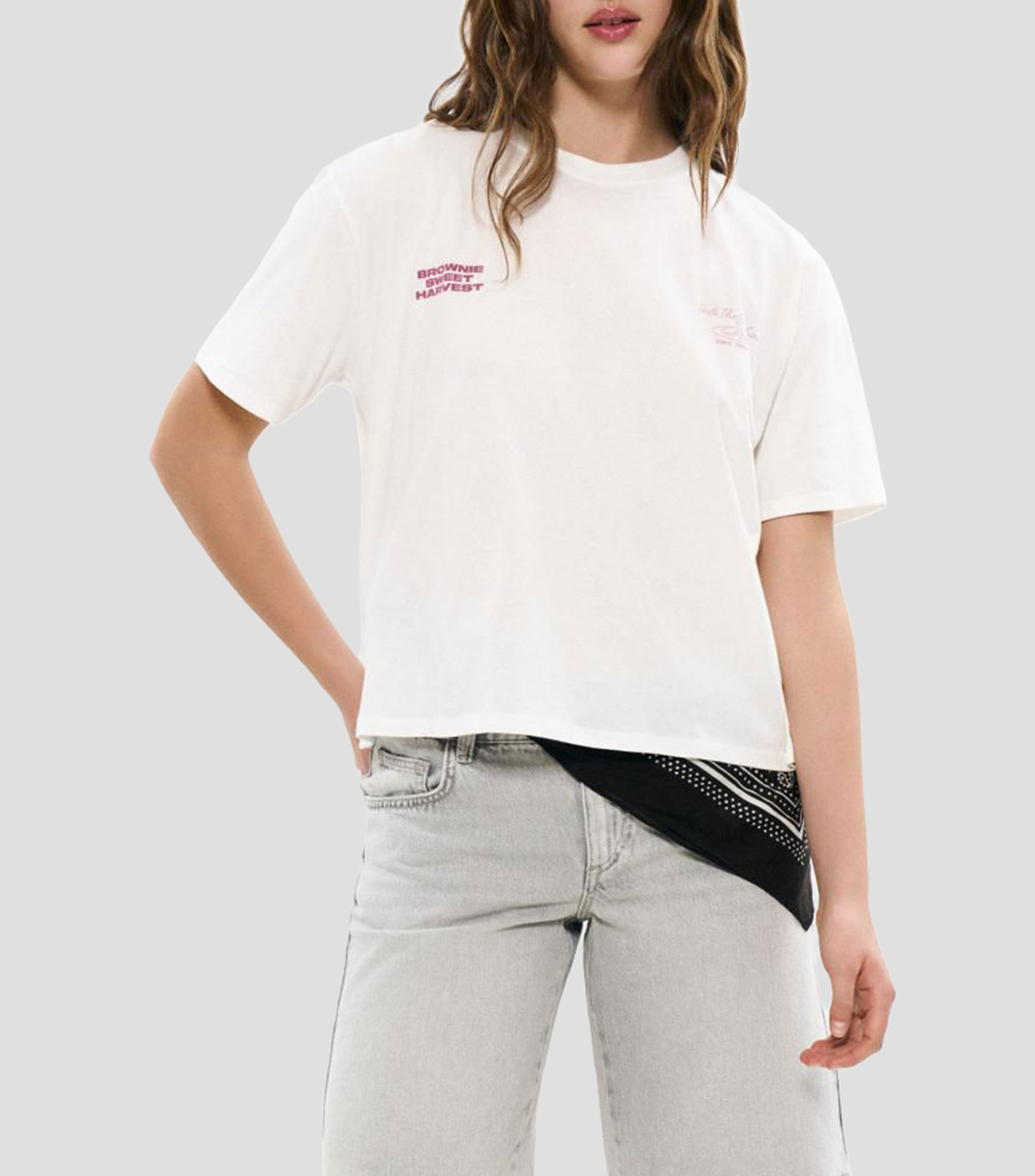 Playera cuello redondo manga corta estampada Mujer