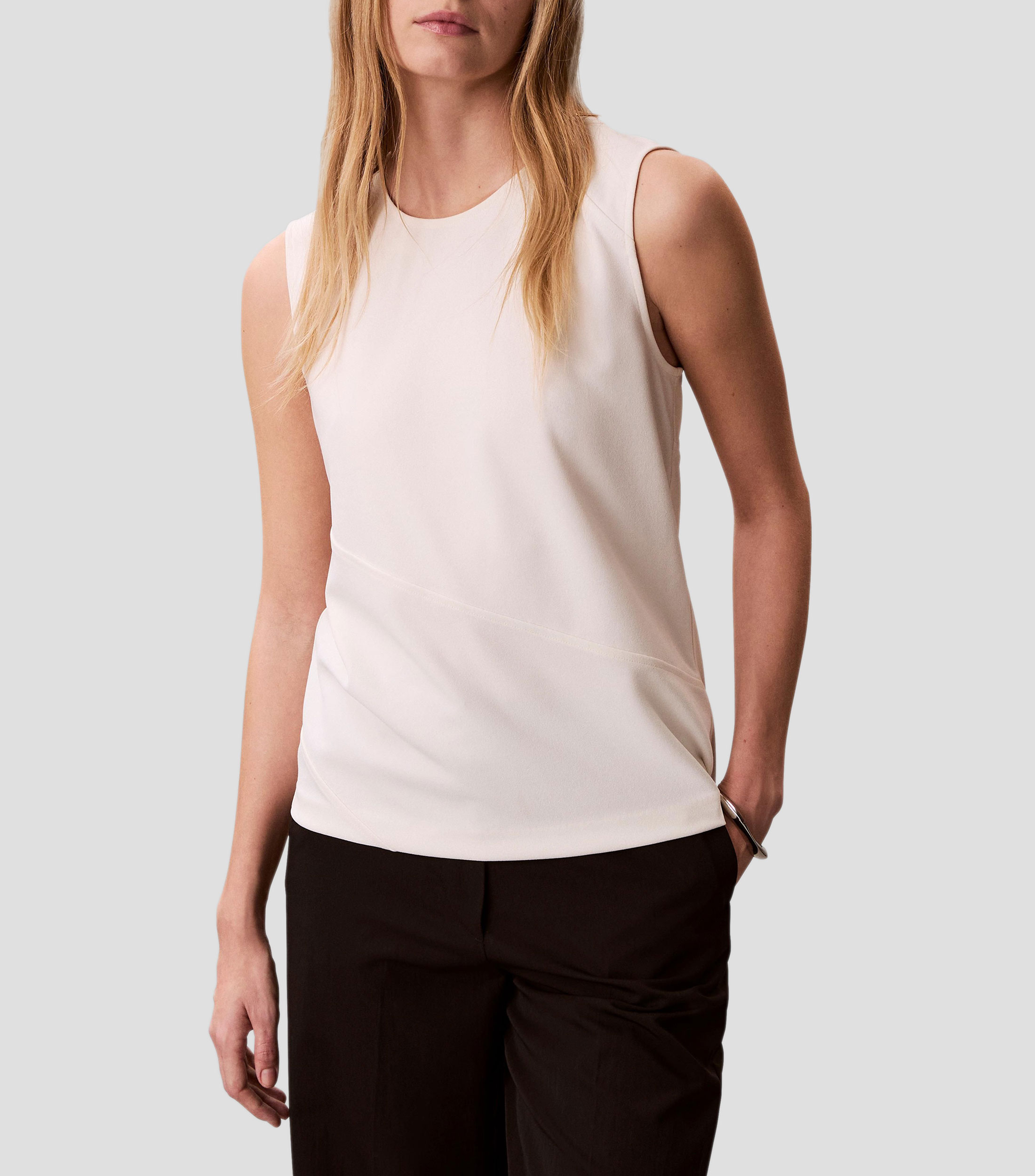 Blusa de diseño sólido sin mangas Mujer