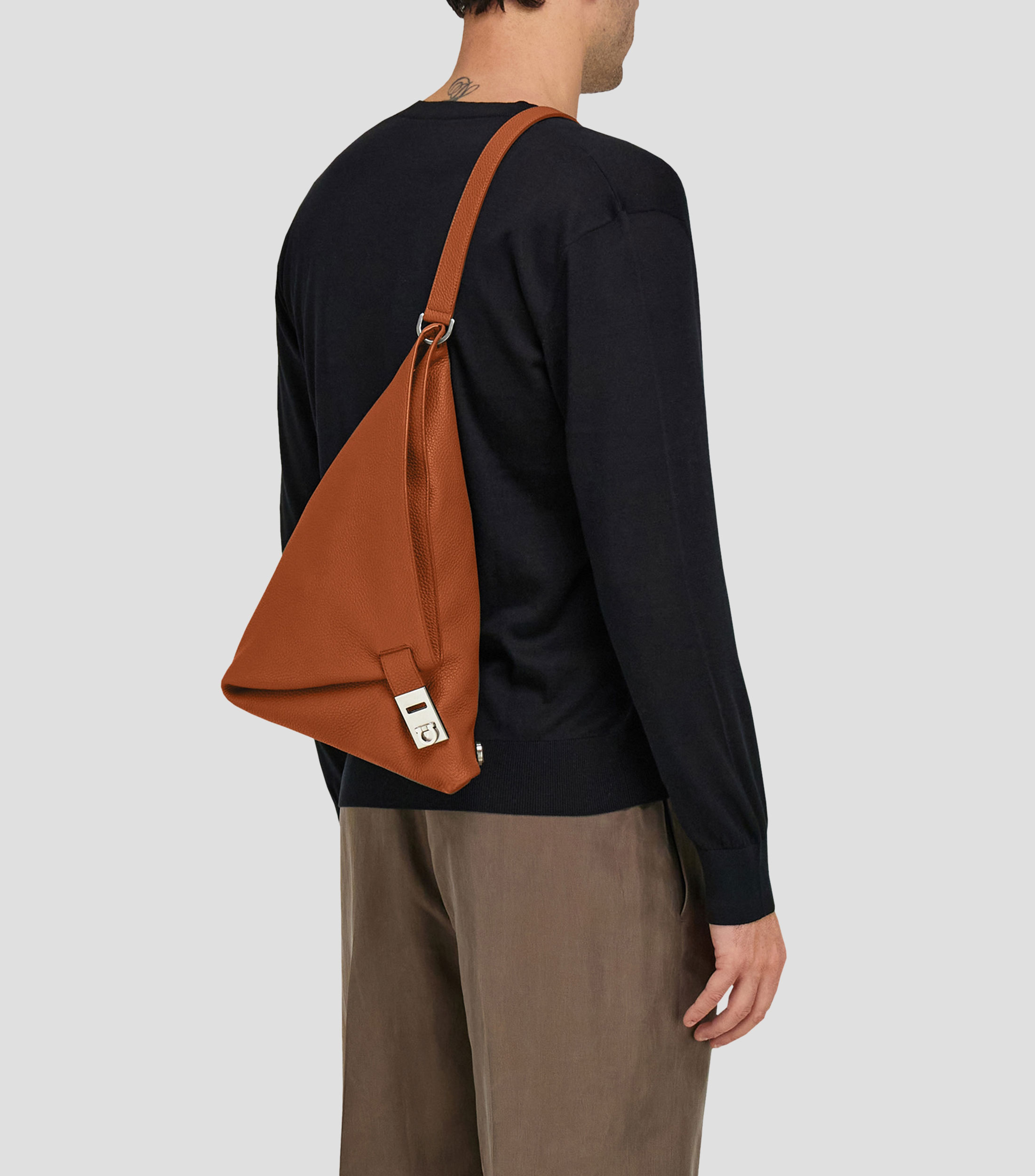 Mochila cruzada en piel liso Hombre