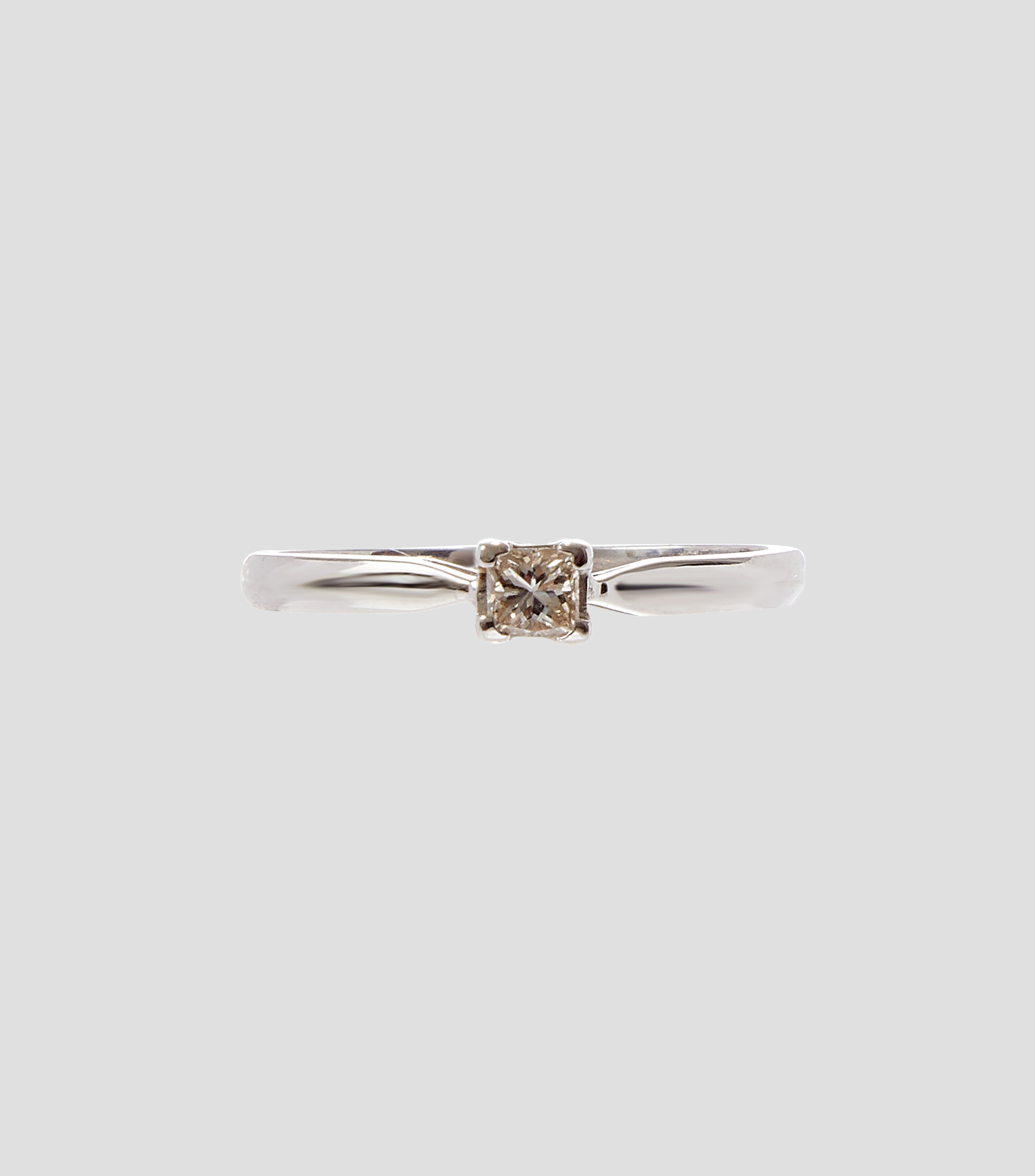 Anillo solitario en Oro blanco de 14 kilates con diamantes Mujer