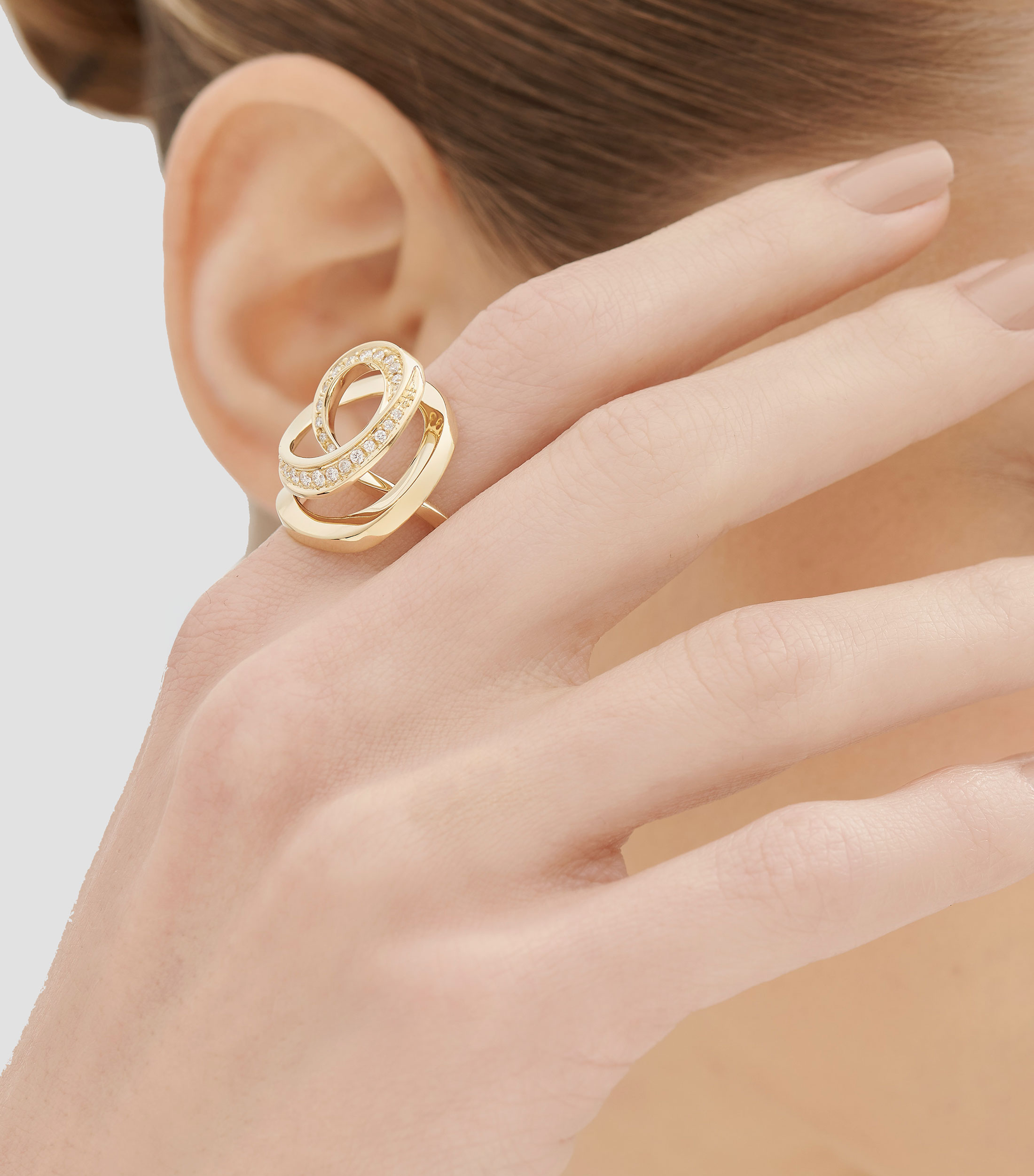Anillo en Oro Amarillo 18 Kilates con Diamante Mujer