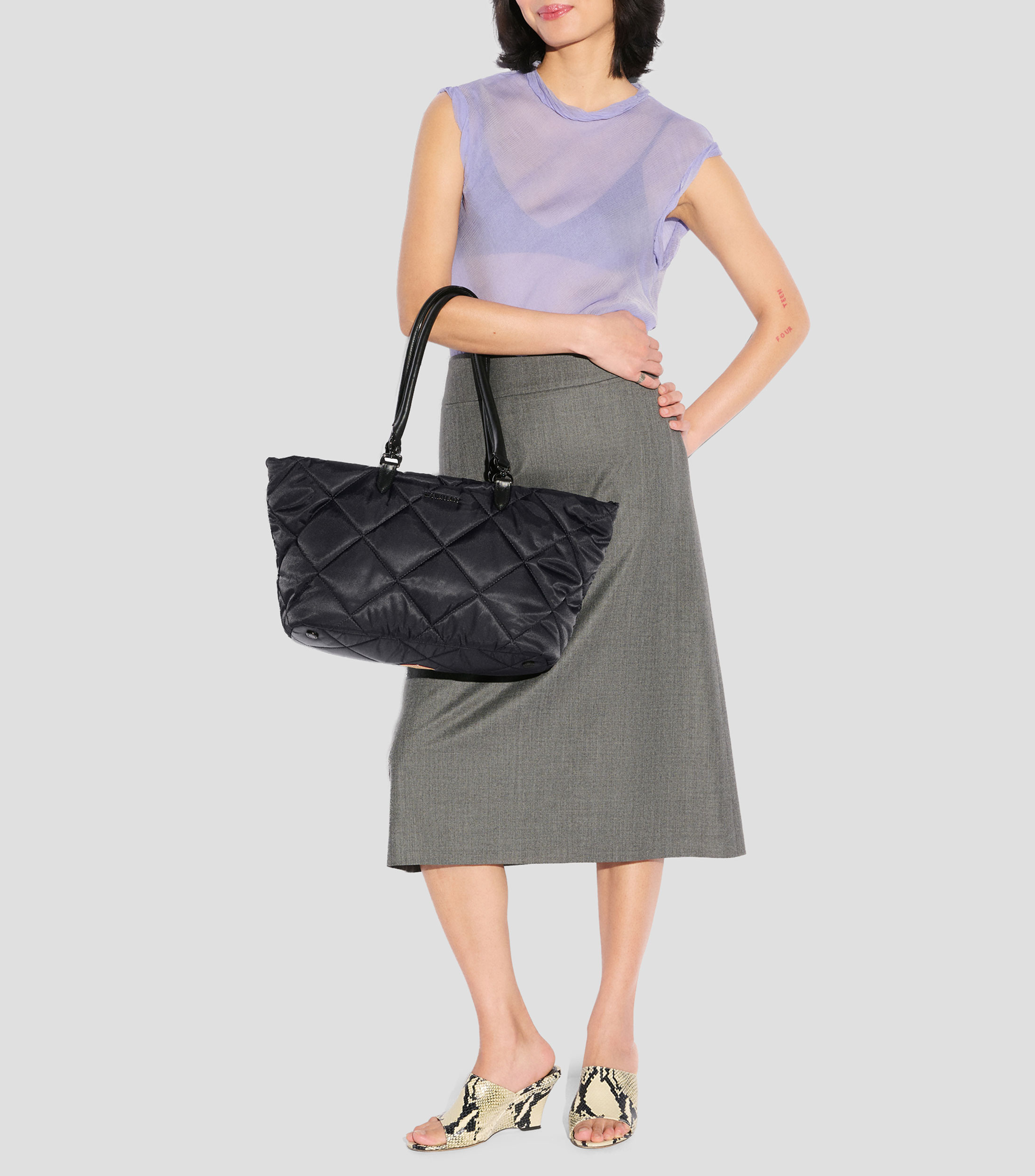 Bolsa tote Madison East West lisa capitonada Mujer