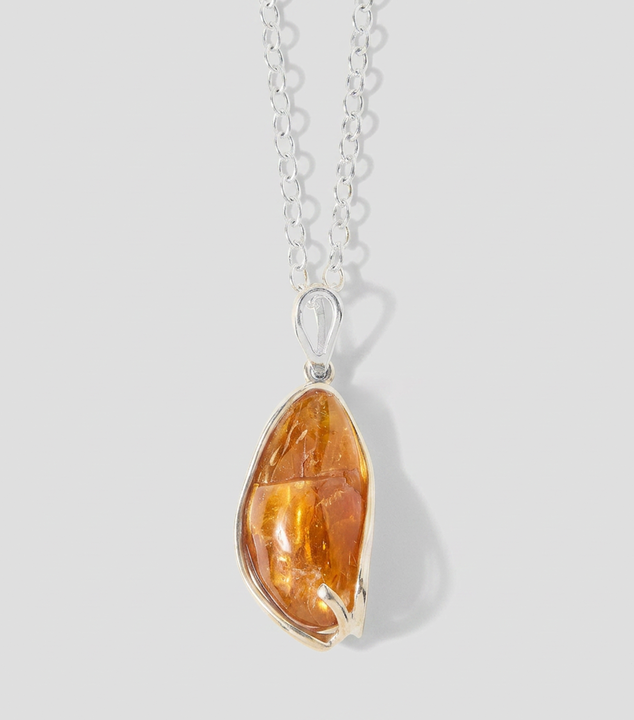 Dije con cadena en ámbar báltico Mujer