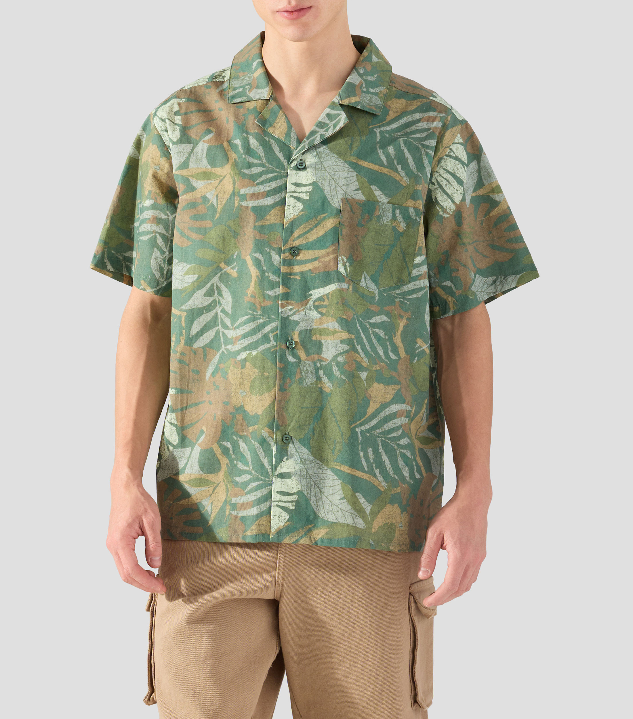 Camisa estampada con manga corta Hombre