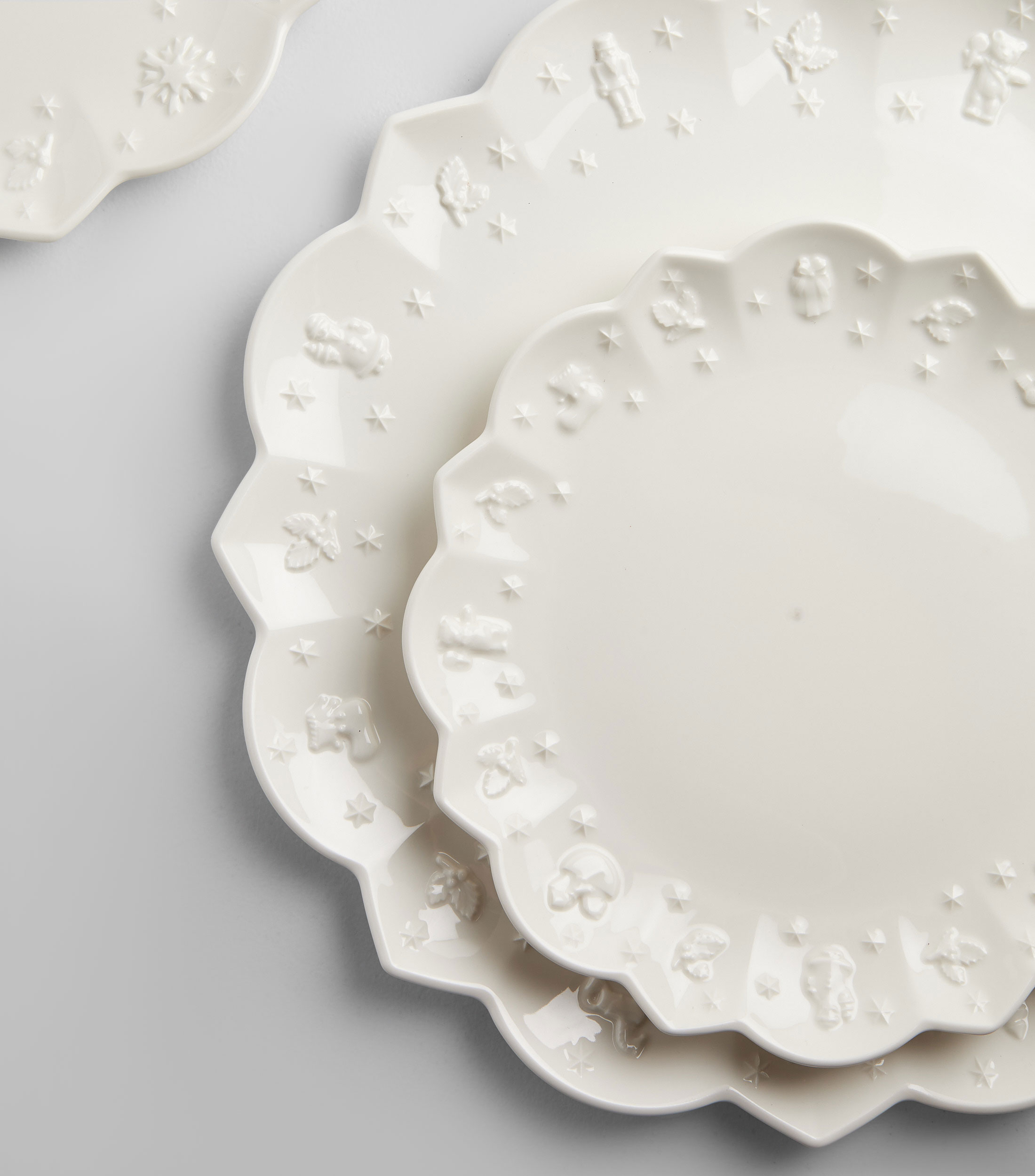 Plato de presentación Toy’s Delight Royal Classic con relieve