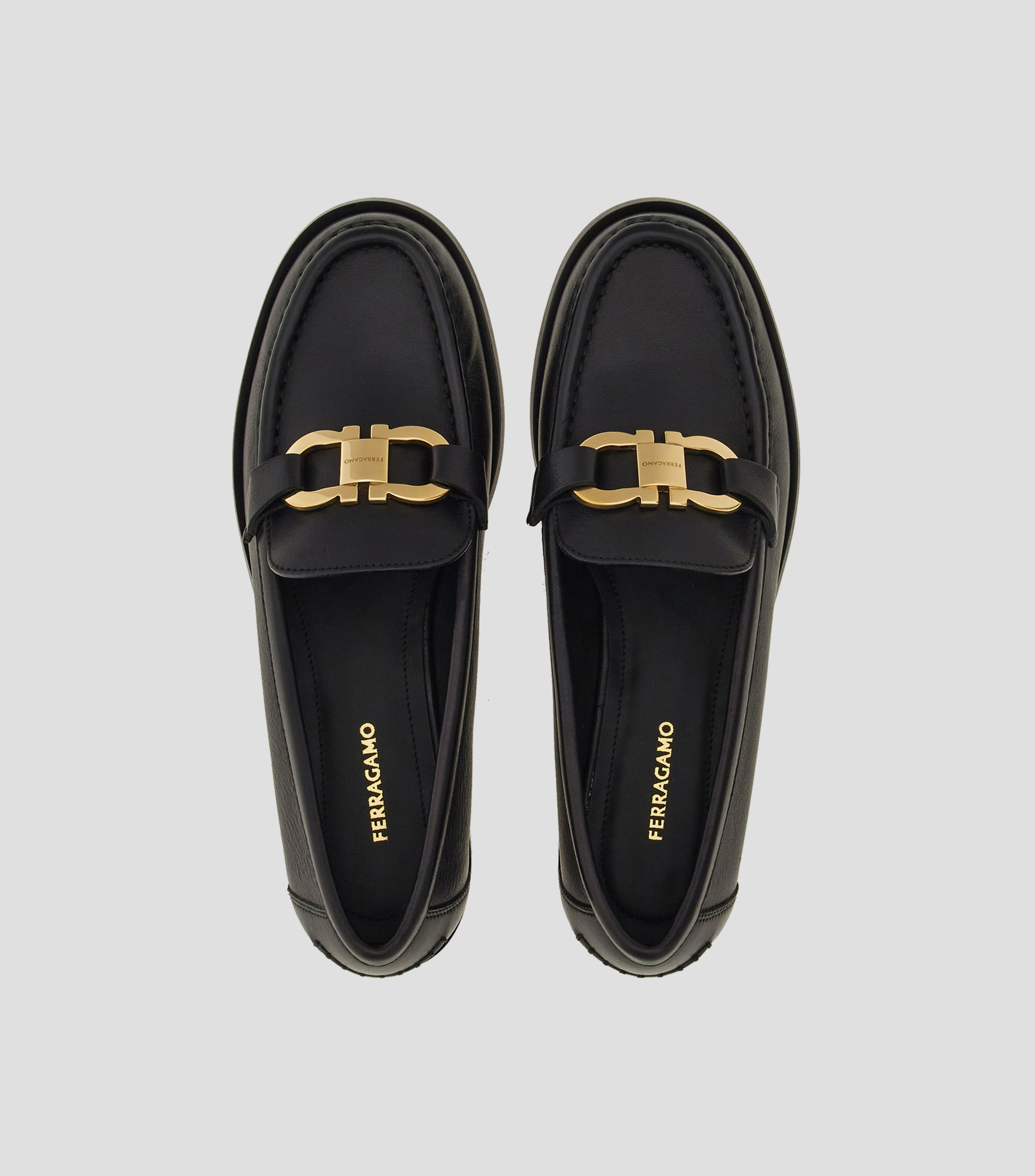 Mocasines con adorno Gancini Mujer