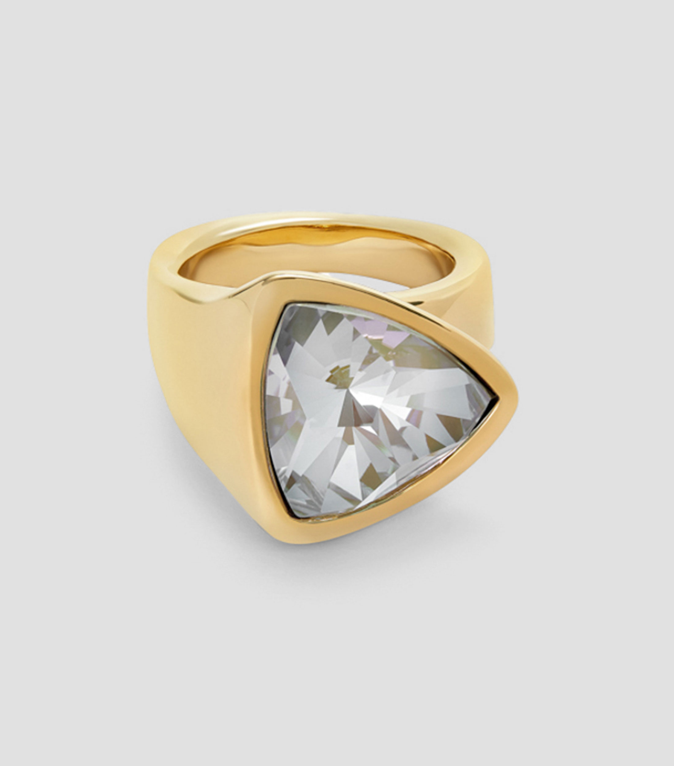 Anillo en forma de triangulo Mujer