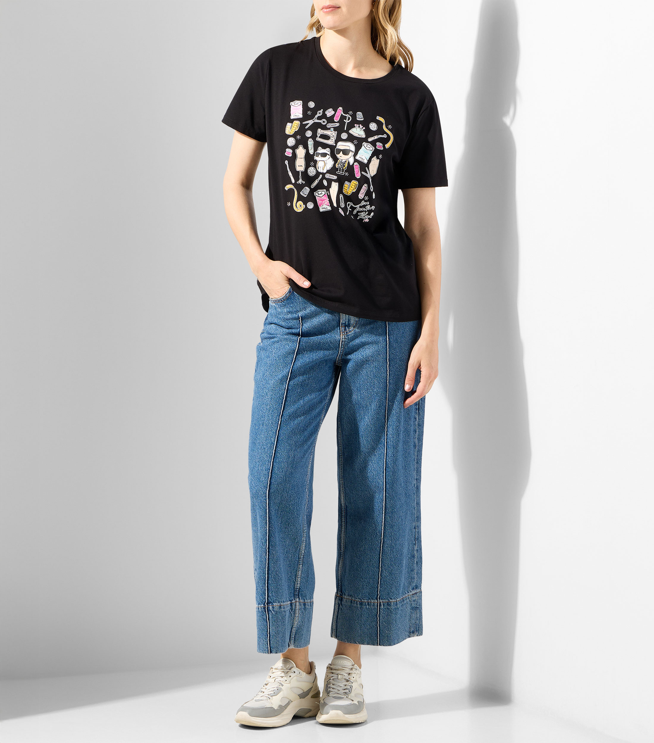 Playera cuello redondo manga corta estampada Mujer