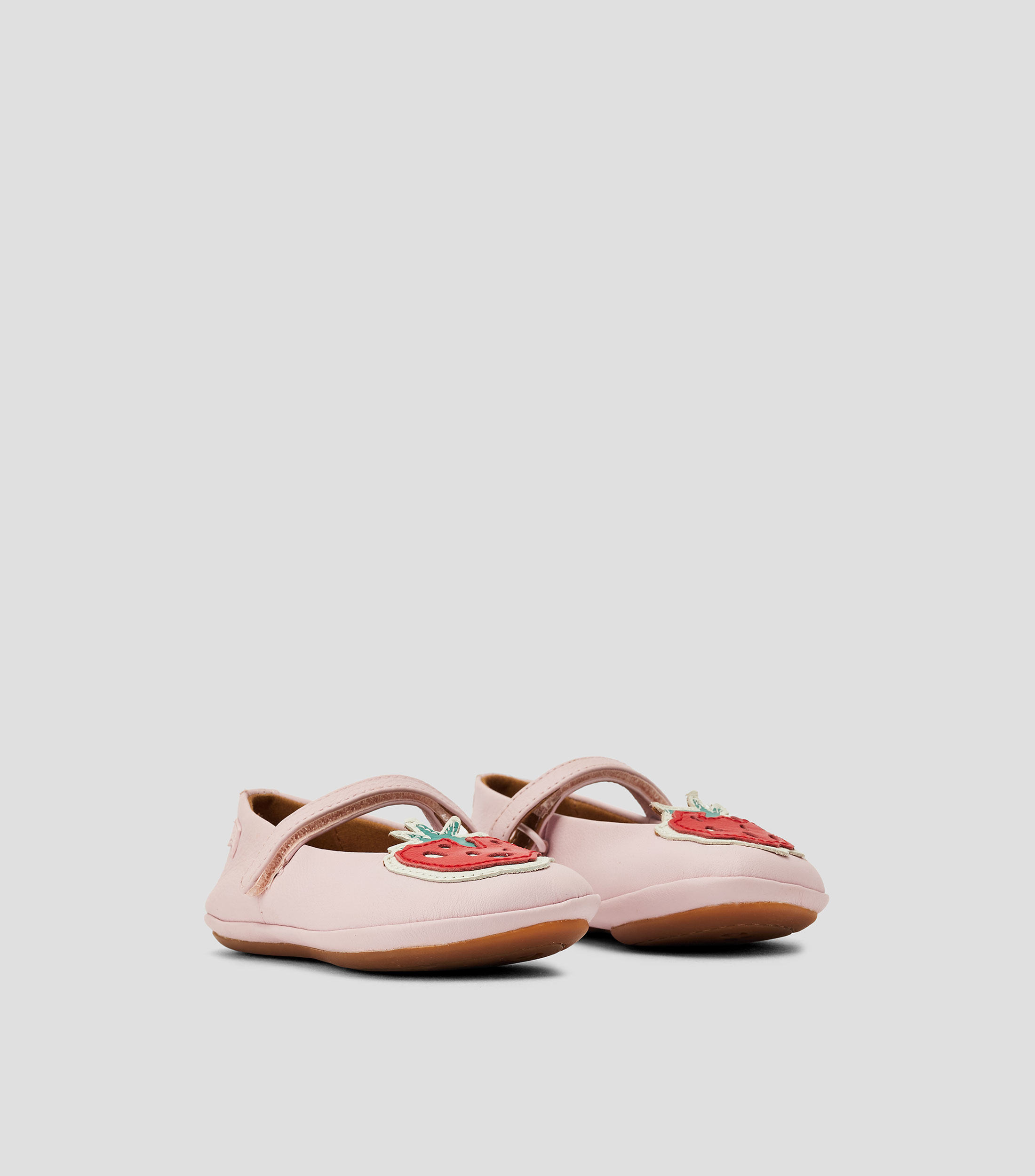 Flats planos en piel con fresa Niña