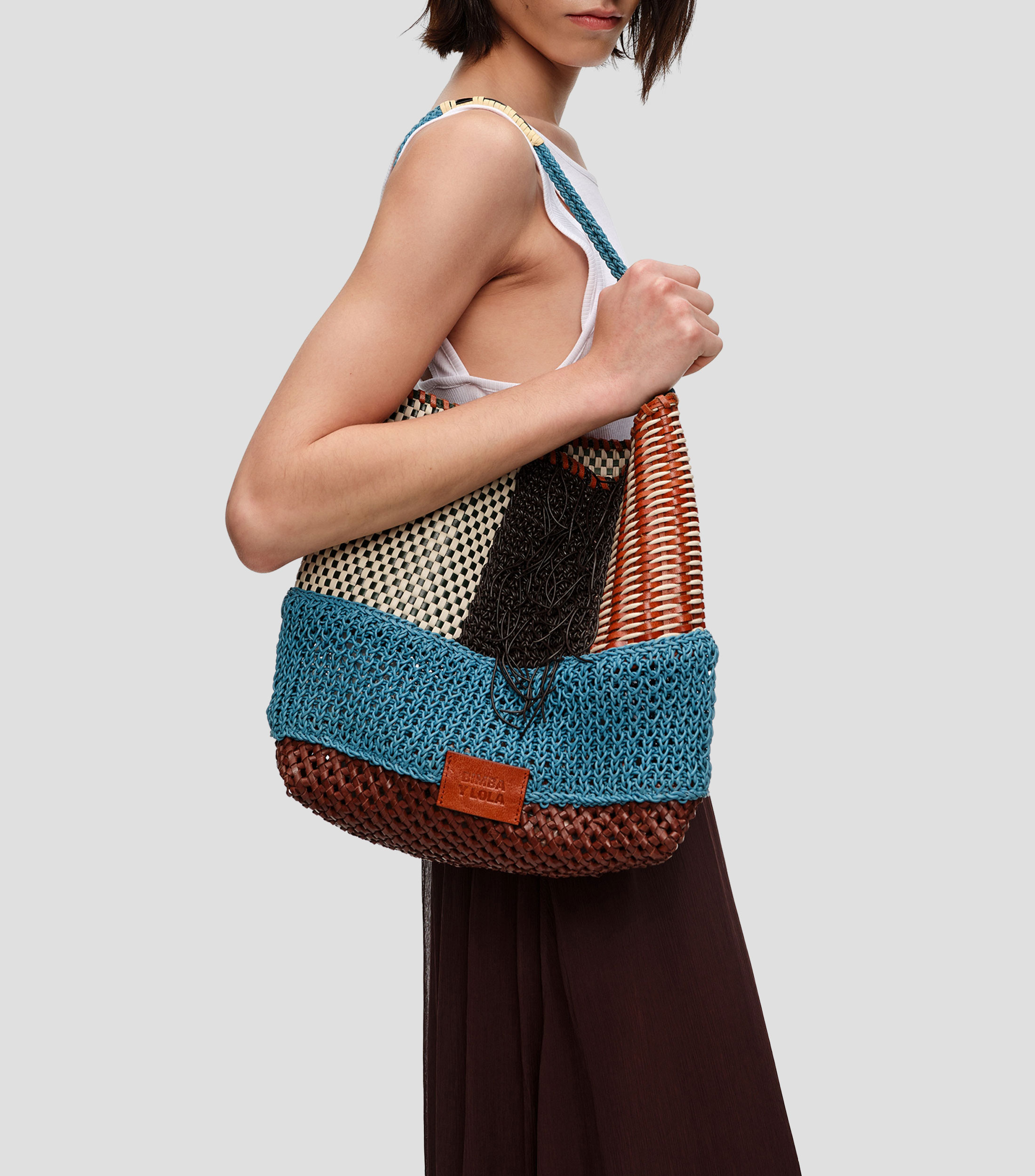 Bolsa tote en piel liso con detalle decorativo Mujer