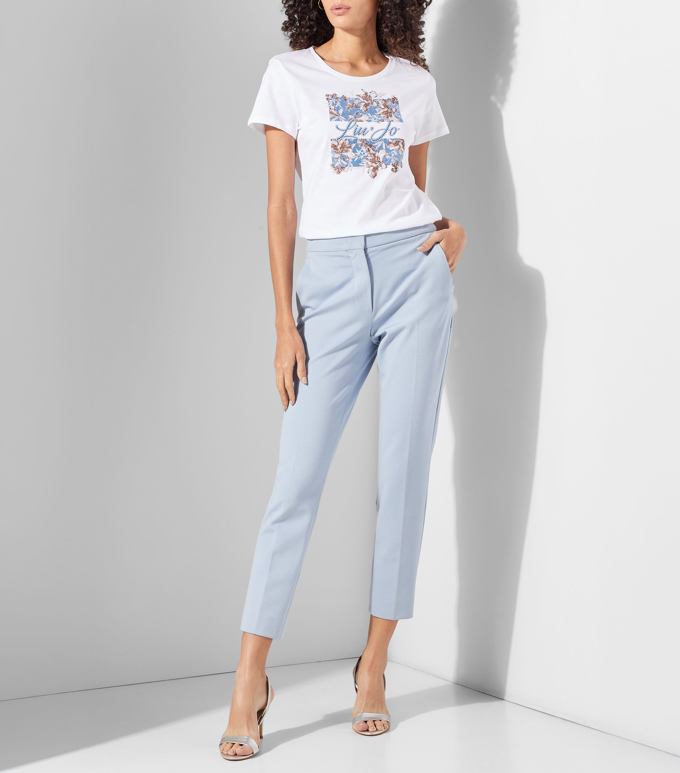 Playera cuello redondo manga corta fantasía Mujer