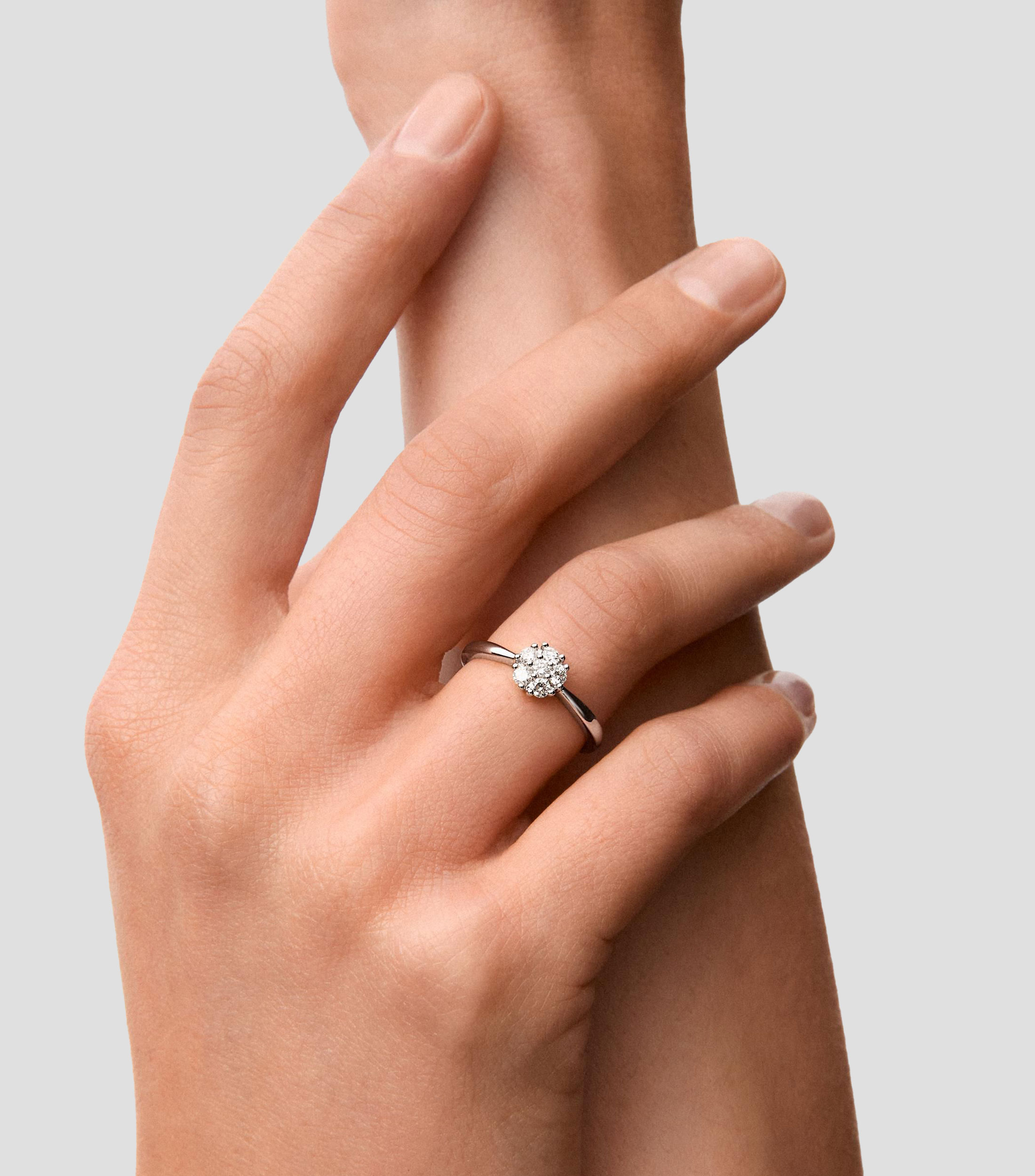 Anillo en Oro blanco de 18 Kilates de diamantes en pavé Mujer