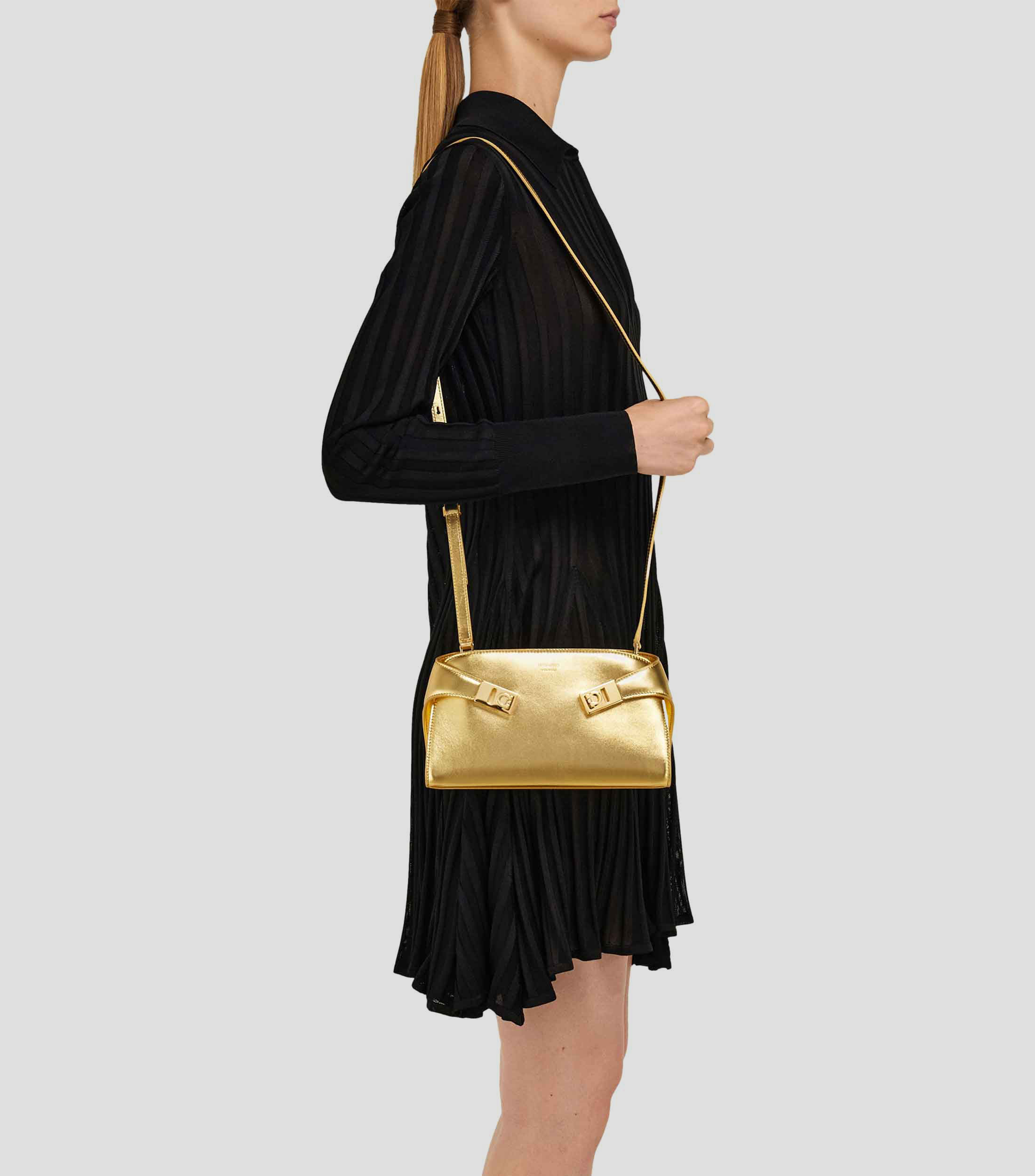 Bolsa bandolera mini Hug metalizada Mujer